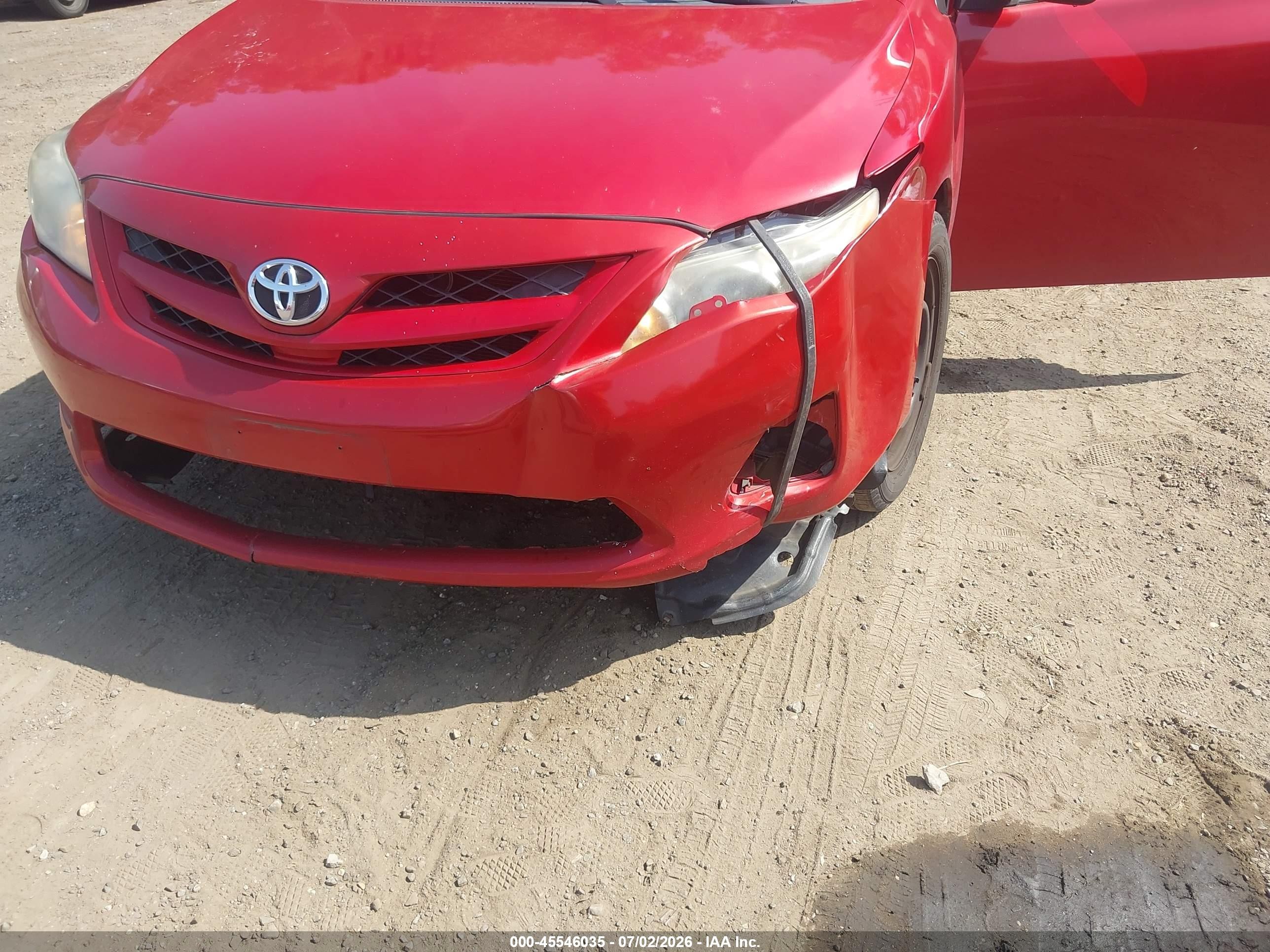 2012 Toyota Corolla Le Red vin: 2T1BU4EE6CC901554