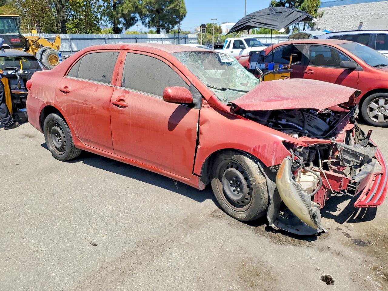 2013 Toyota Corolla Le Red vin: 2T1BU4EE6DC001111