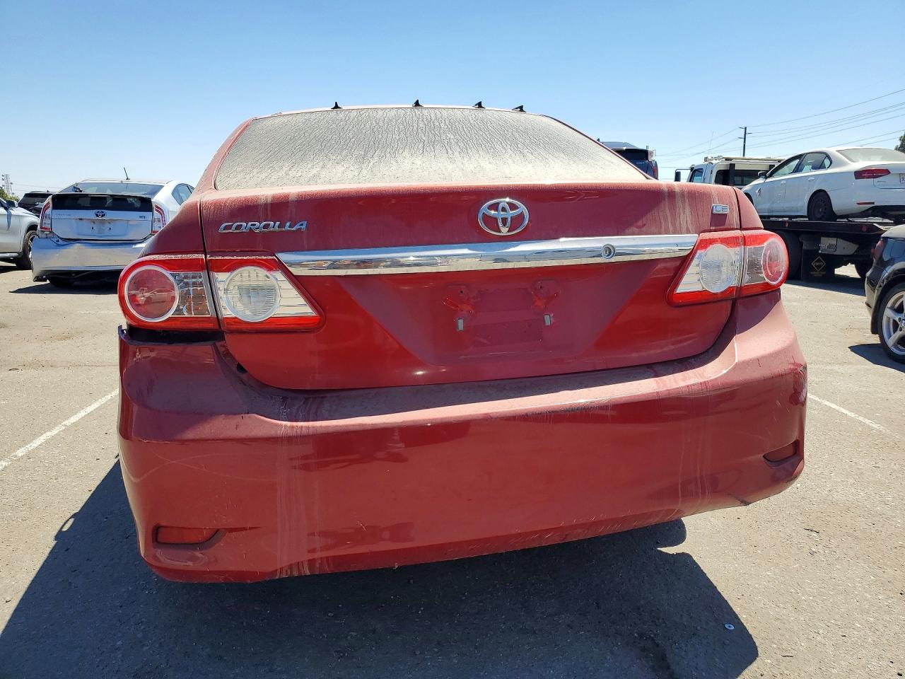 2013 Toyota Corolla Le Red vin: 2T1BU4EE6DC001111