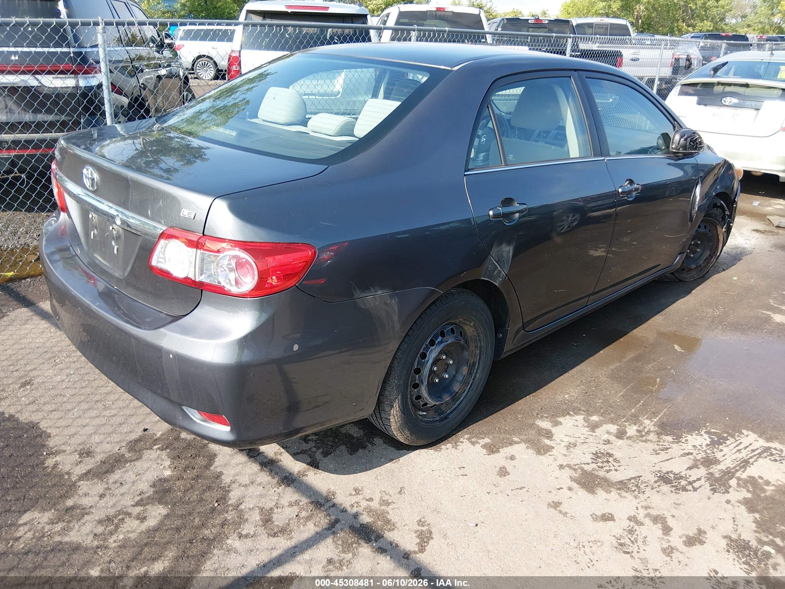2013 Toyota Corolla Le Gray vin: 2T1BU4EE6DC008270