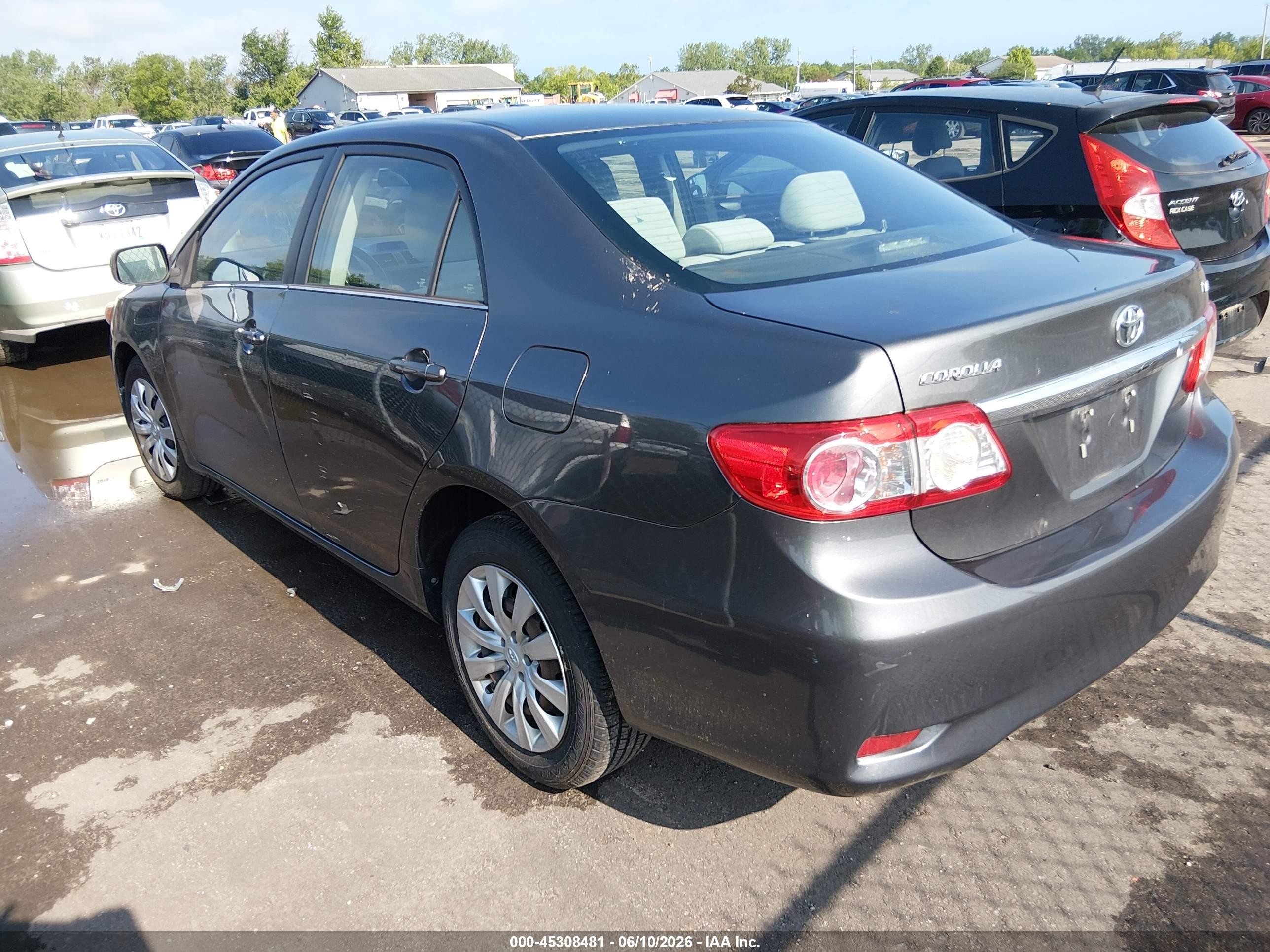 2013 Toyota Corolla Le Gray vin: 2T1BU4EE6DC008270