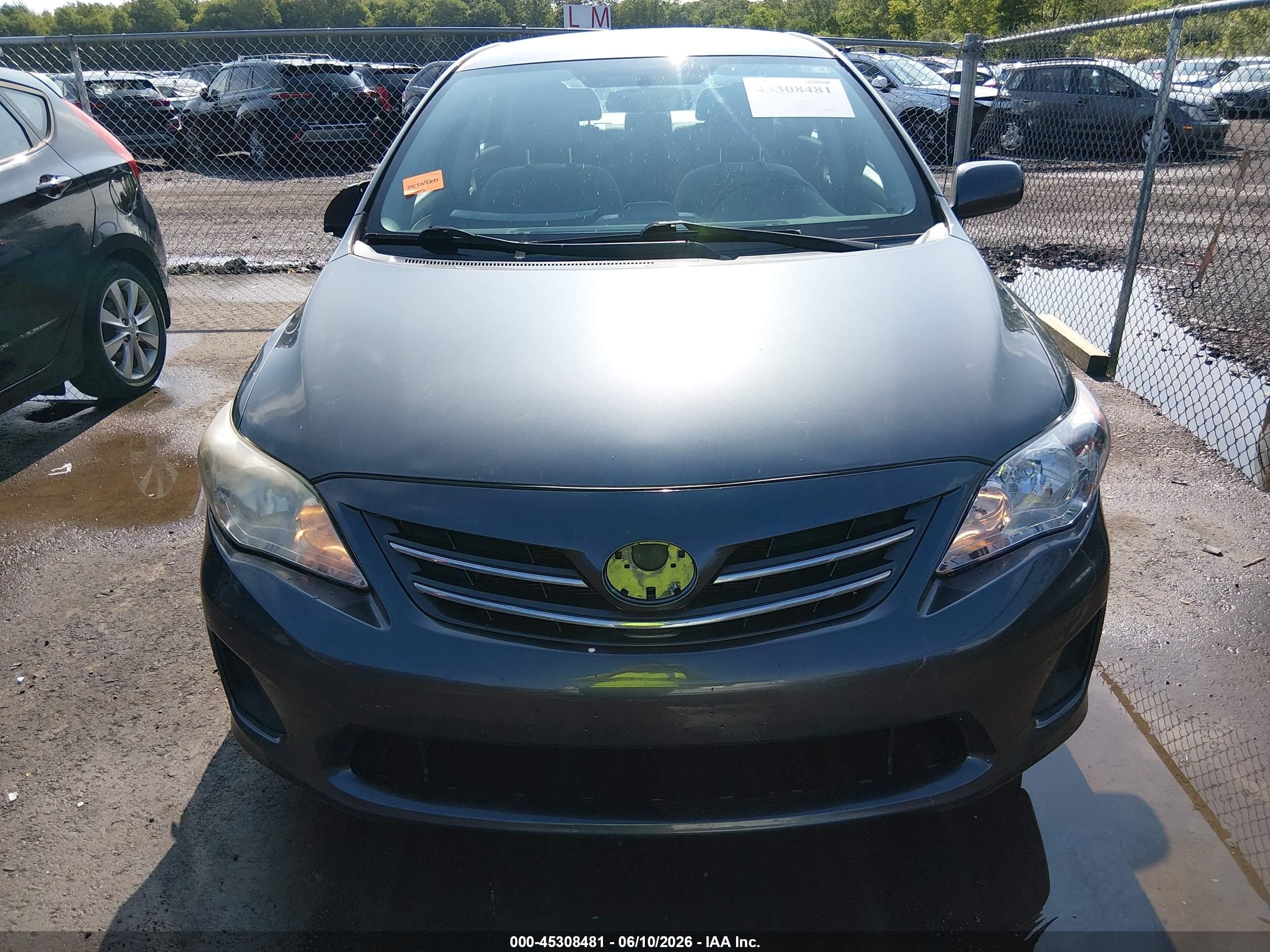 2013 Toyota Corolla Le Gray vin: 2T1BU4EE6DC008270