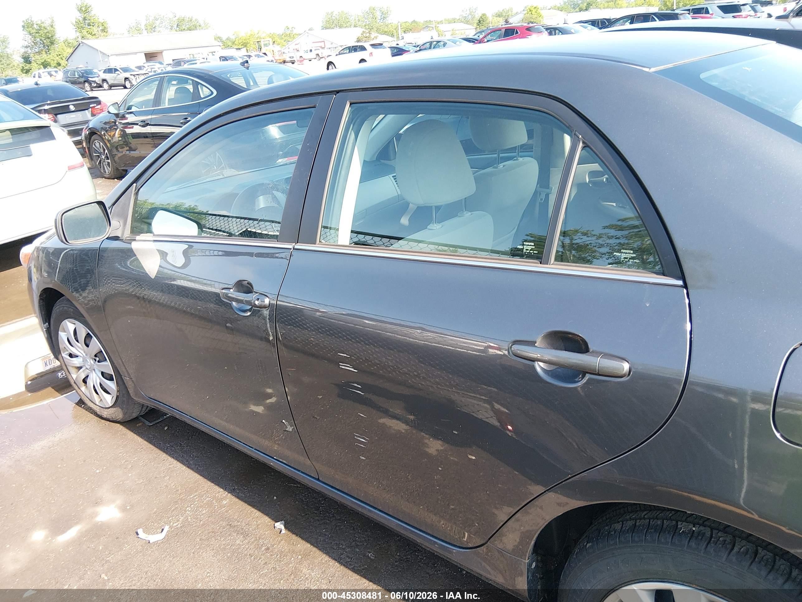2013 Toyota Corolla Le Gray vin: 2T1BU4EE6DC008270