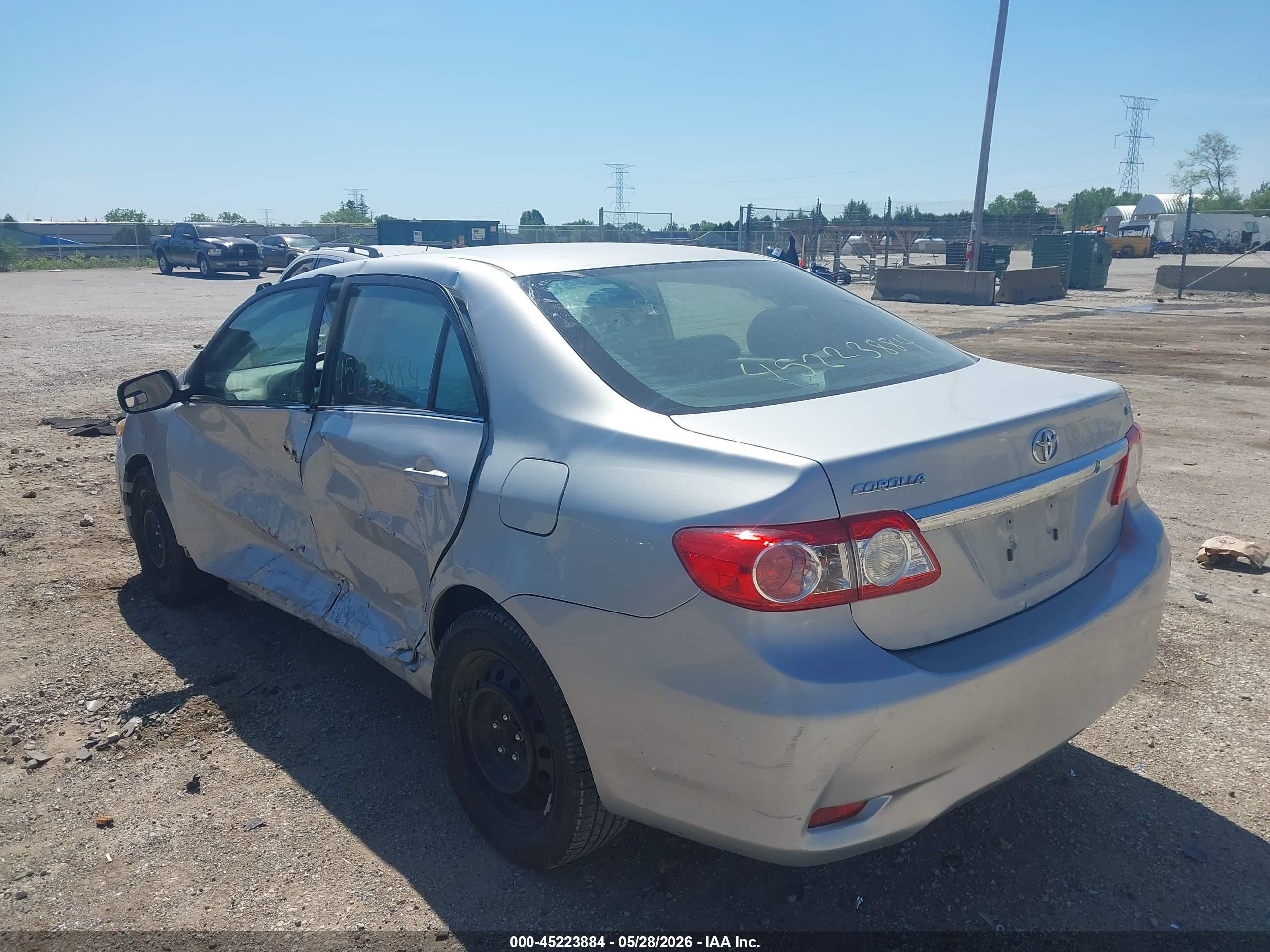 2013 Toyota Corolla Le Silver vin: 2T1BU4EE6DC010553
