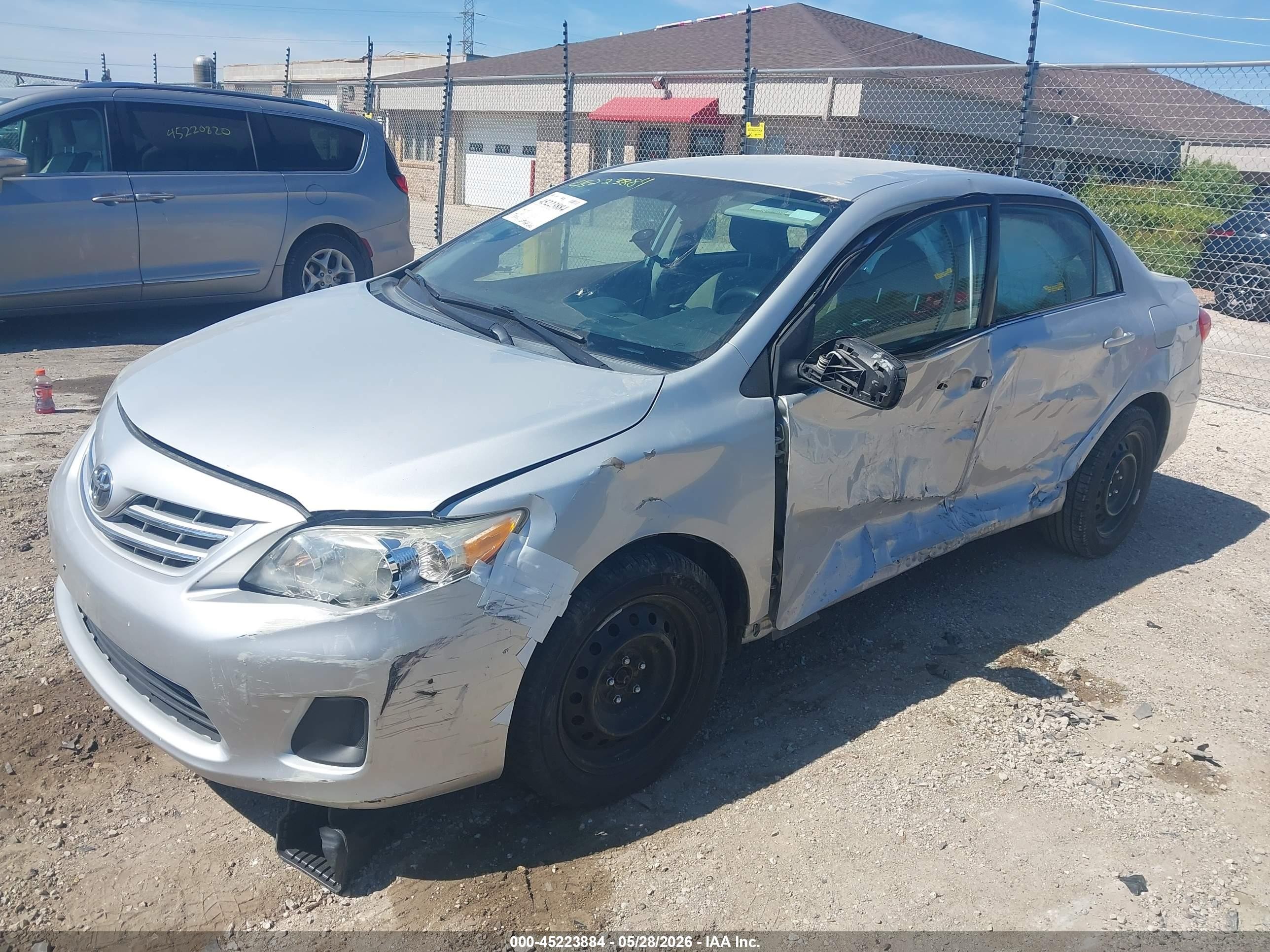 2013 Toyota Corolla Le Silver vin: 2T1BU4EE6DC010553