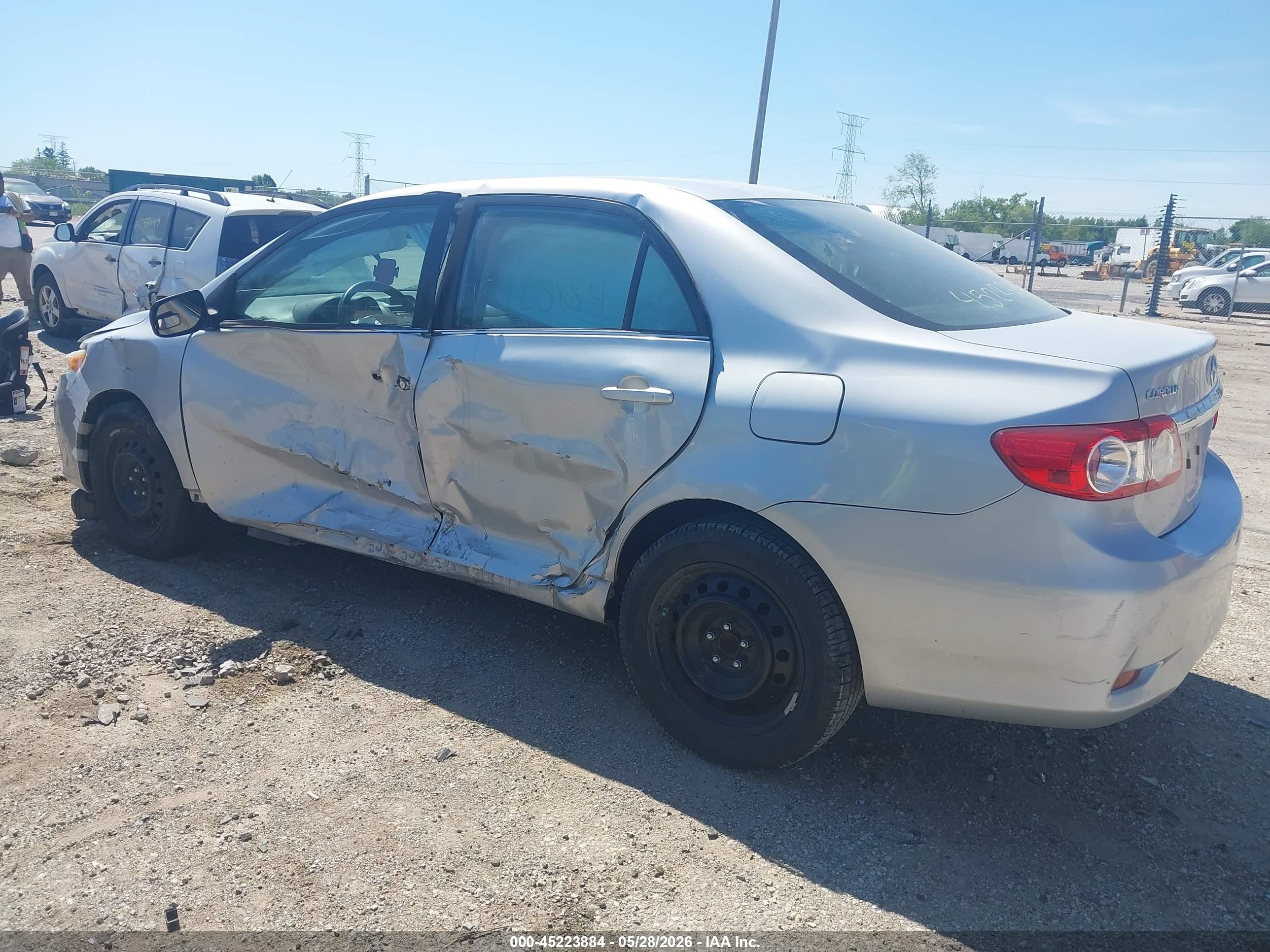 2013 Toyota Corolla Le Silver vin: 2T1BU4EE6DC010553
