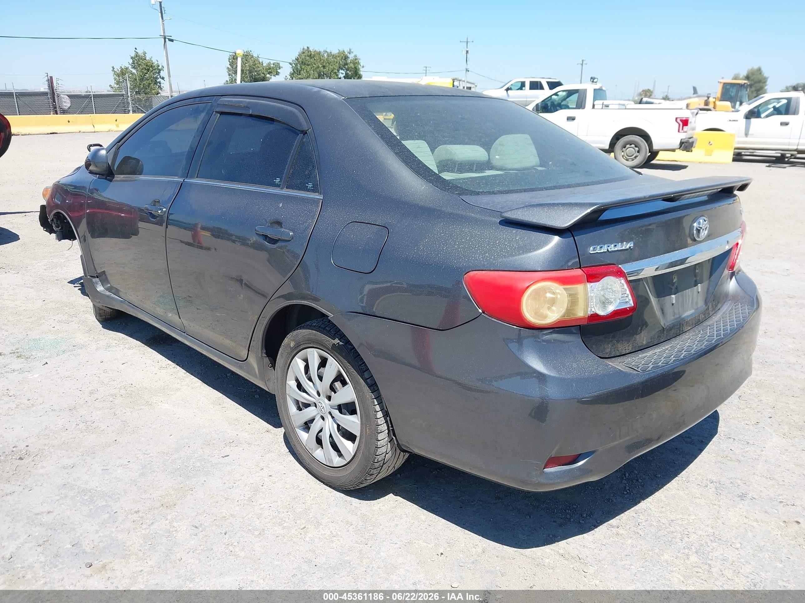 2013 Toyota Corolla Le Gray vin: 2T1BU4EE6DC011427