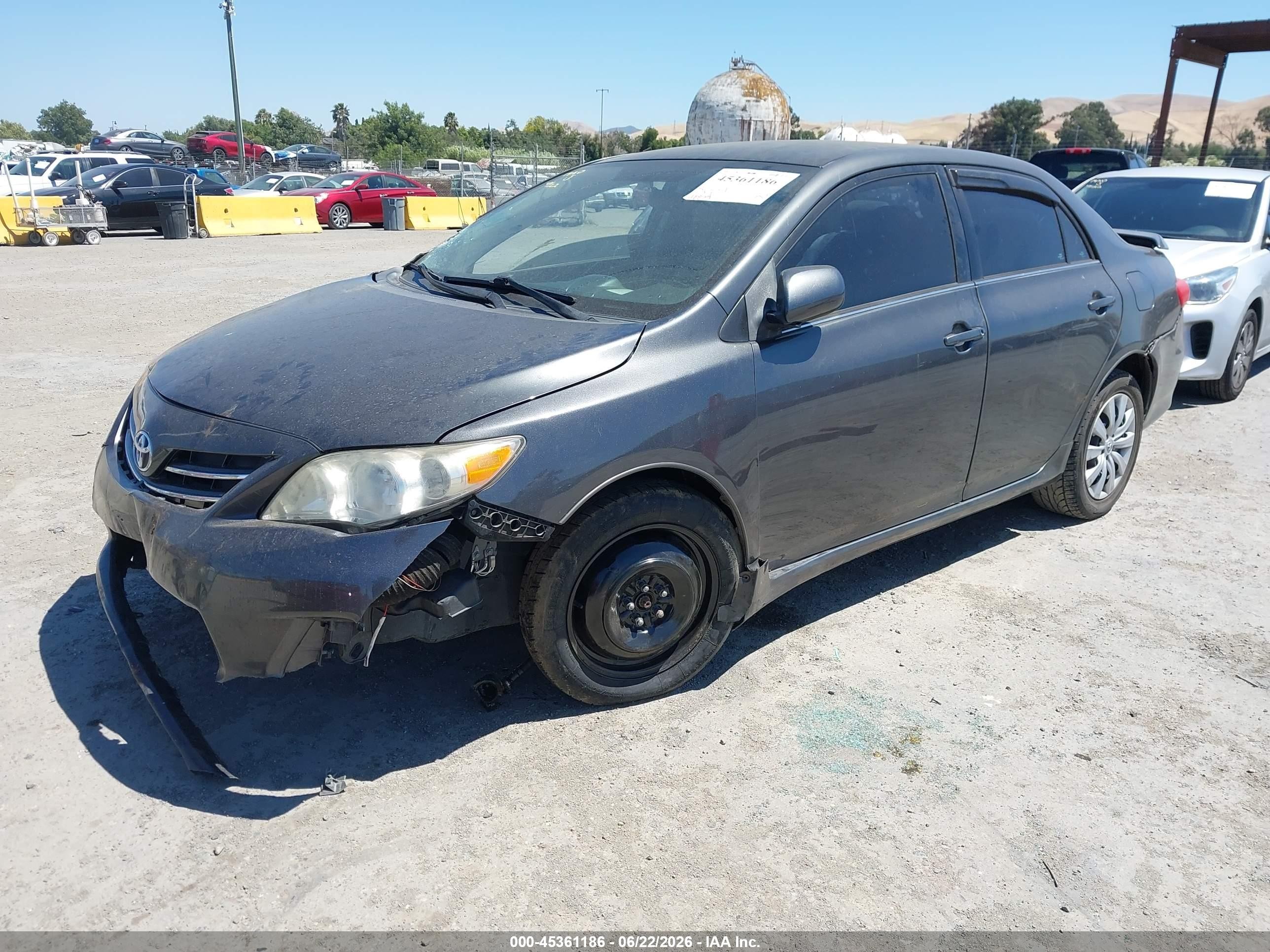 2013 Toyota Corolla Le Gray vin: 2T1BU4EE6DC011427