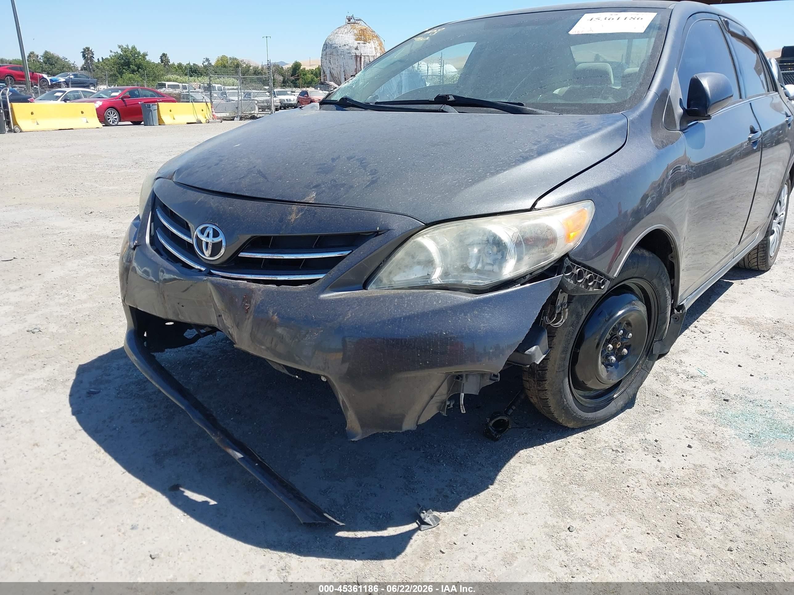 2013 Toyota Corolla Le Gray vin: 2T1BU4EE6DC011427