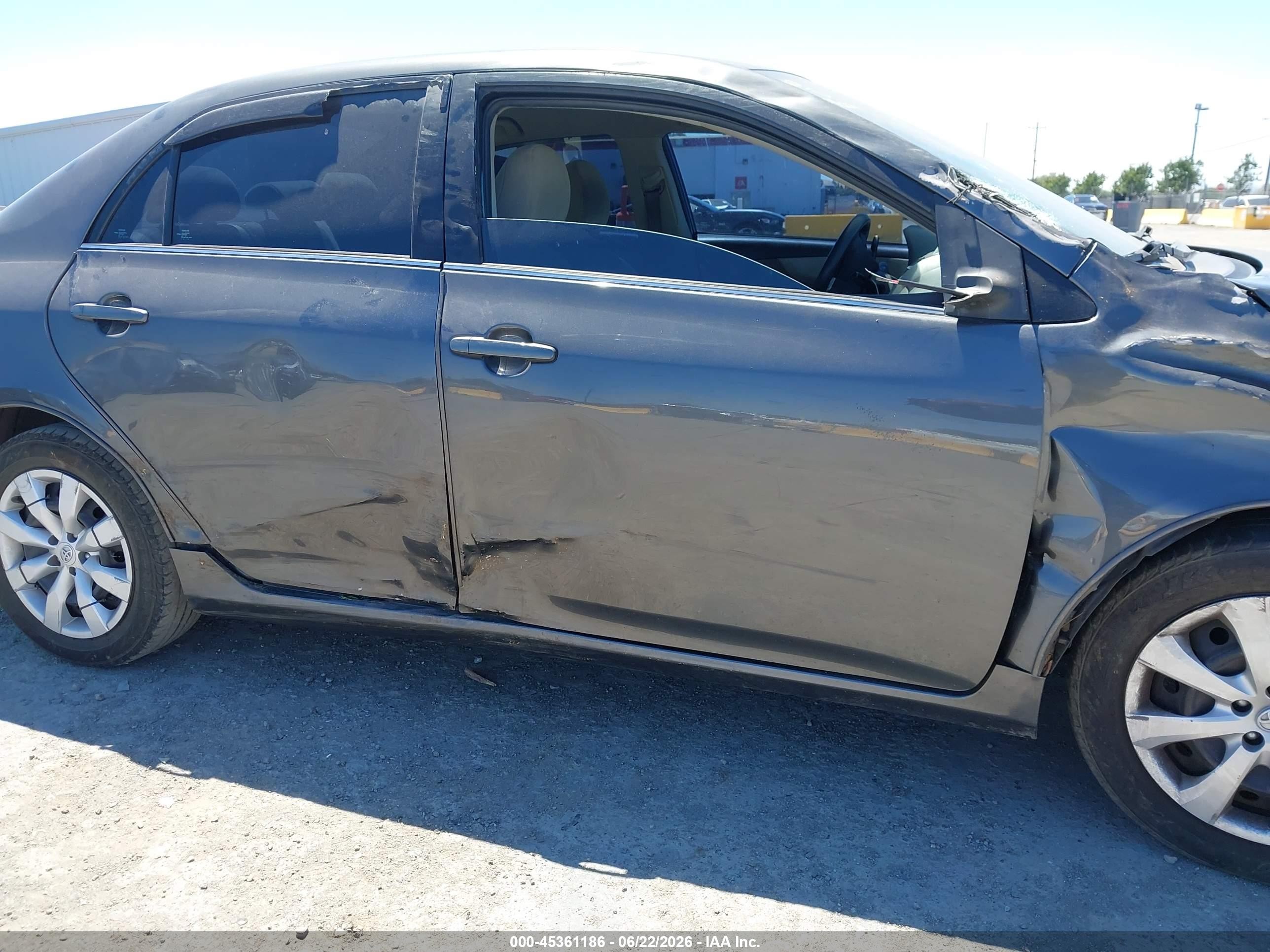 2013 Toyota Corolla Le Gray vin: 2T1BU4EE6DC011427