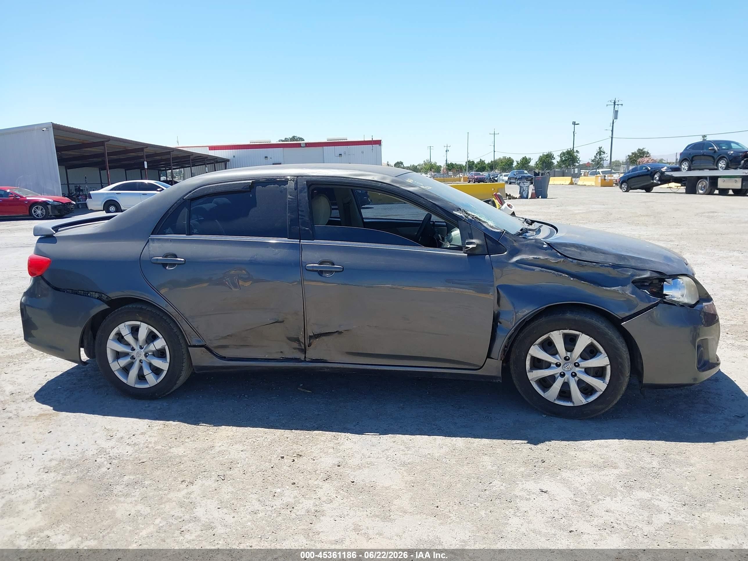 2013 Toyota Corolla Le Gray vin: 2T1BU4EE6DC011427