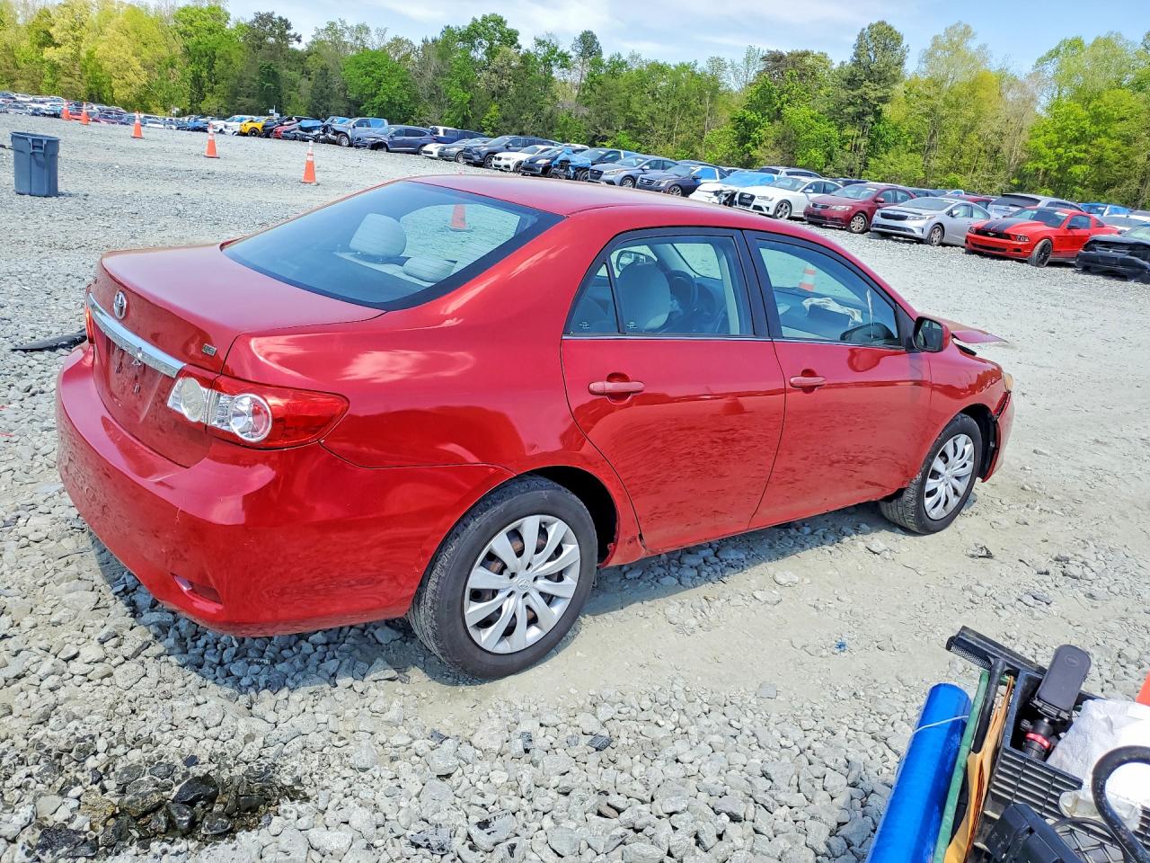 2013 Toyota Corolla Le Red vin: 2T1BU4EE6DC014831
