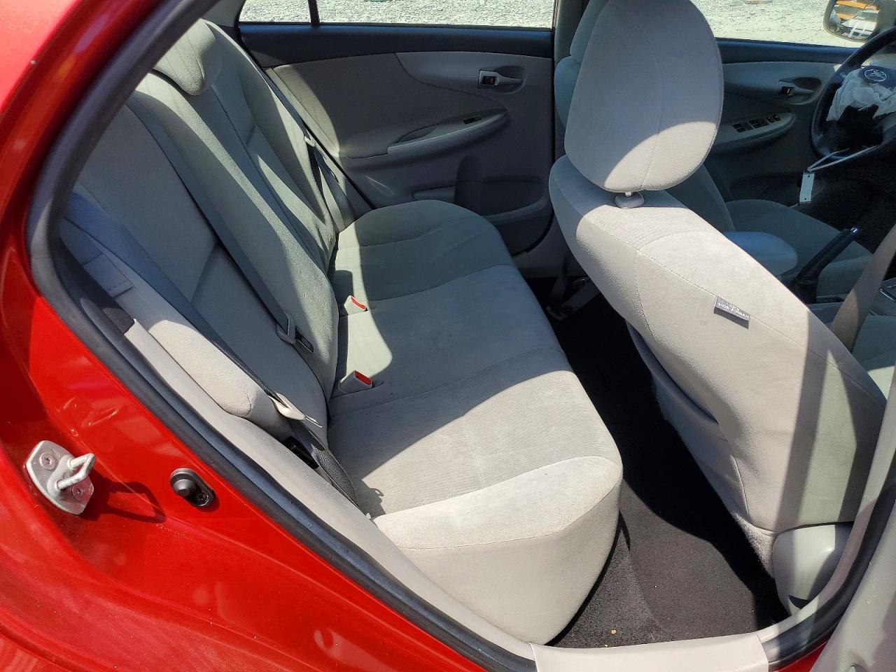 2013 Toyota Corolla Le Red vin: 2T1BU4EE6DC014831