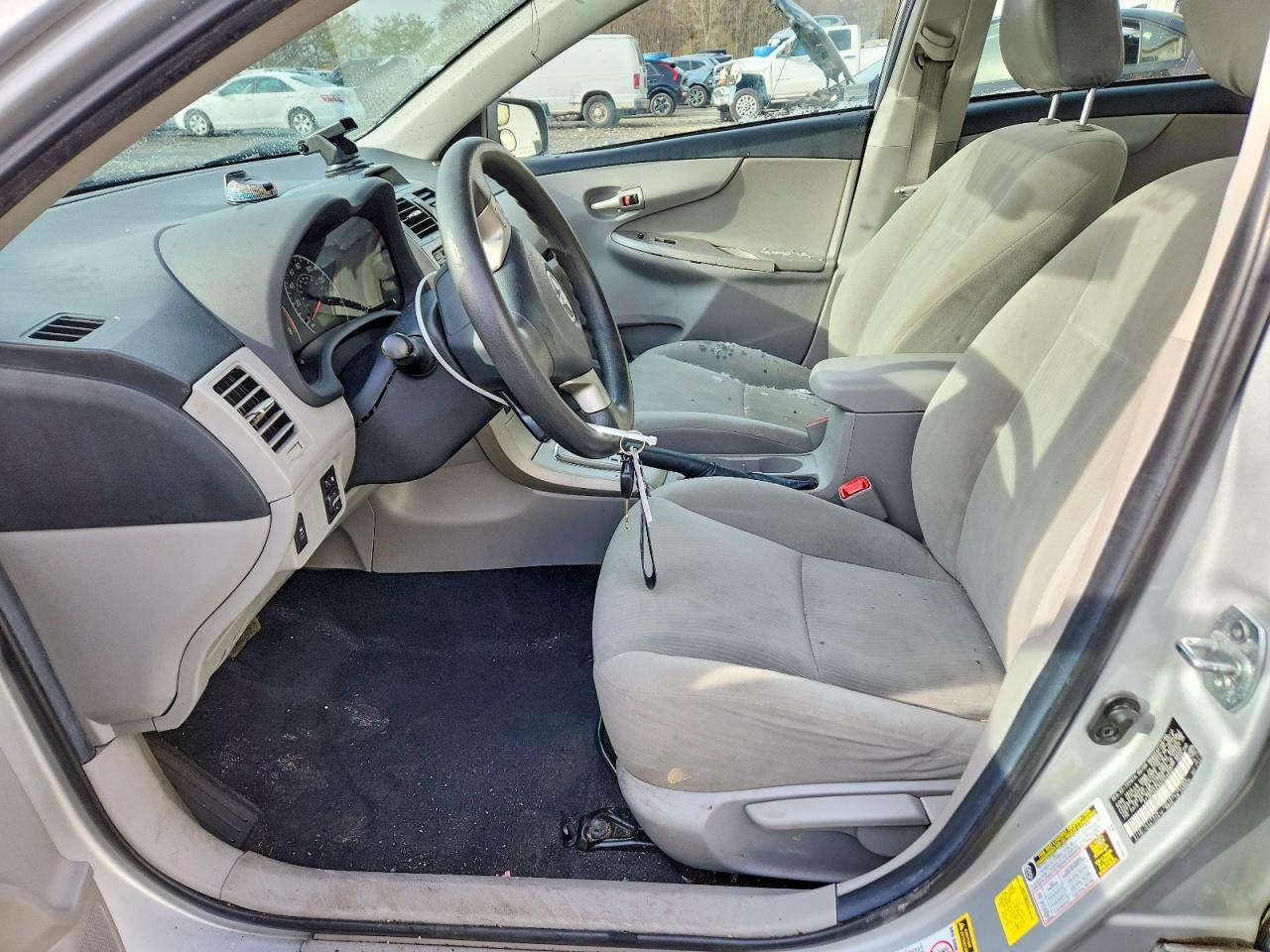 2013 Toyota Corolla Le Silver vin: 2T1BU4EE6DC040037