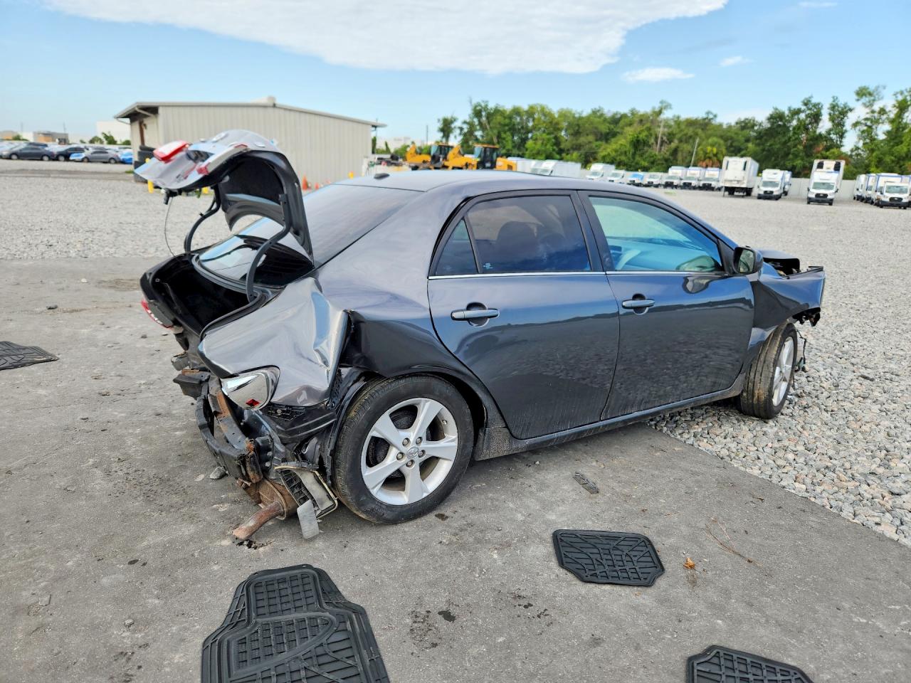 2013 Toyota Corolla Le Gray vin: 2T1BU4EE6DC070140