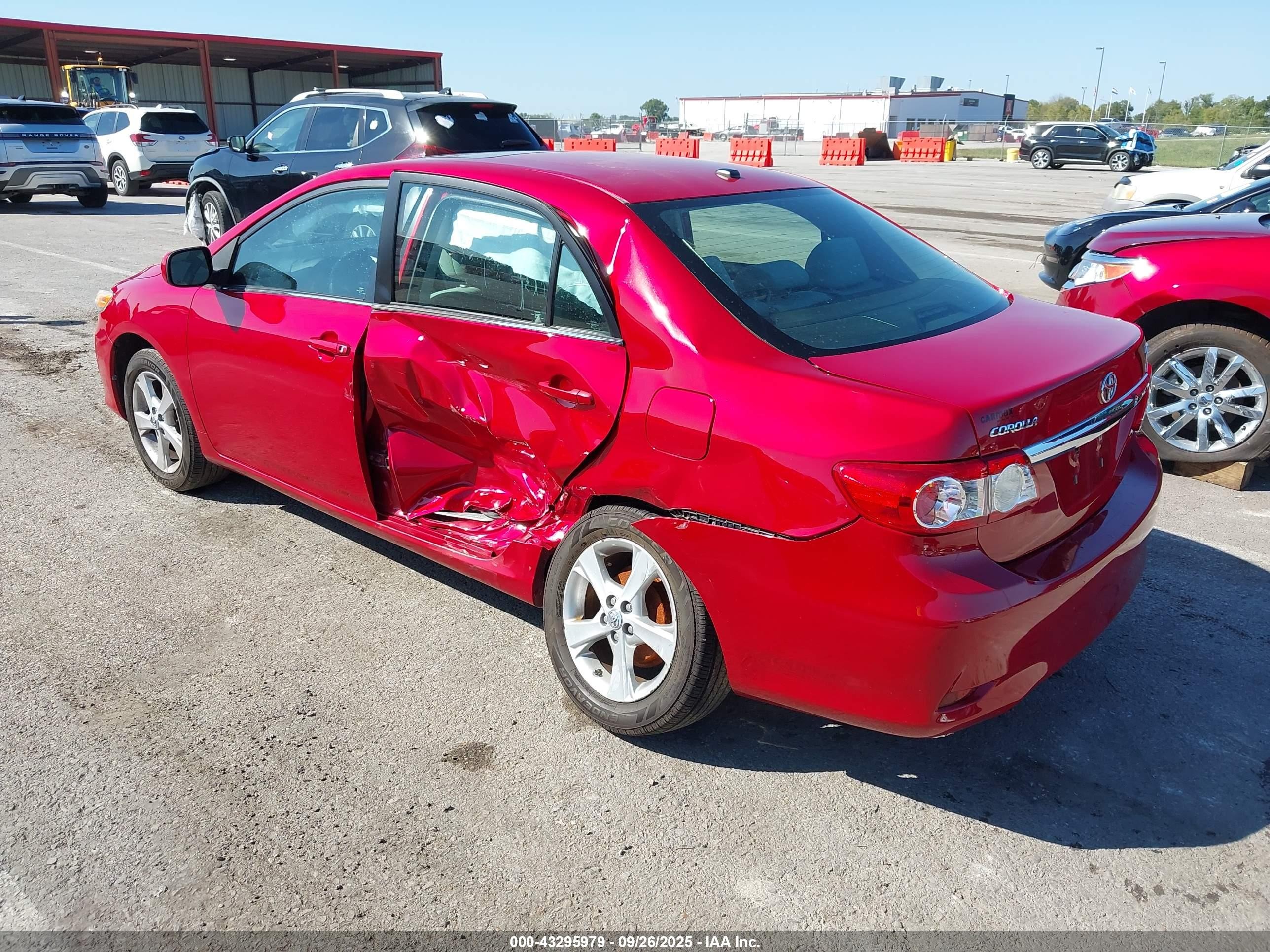 2013 Toyota Corolla Le Red vin: 2T1BU4EE6DC085138