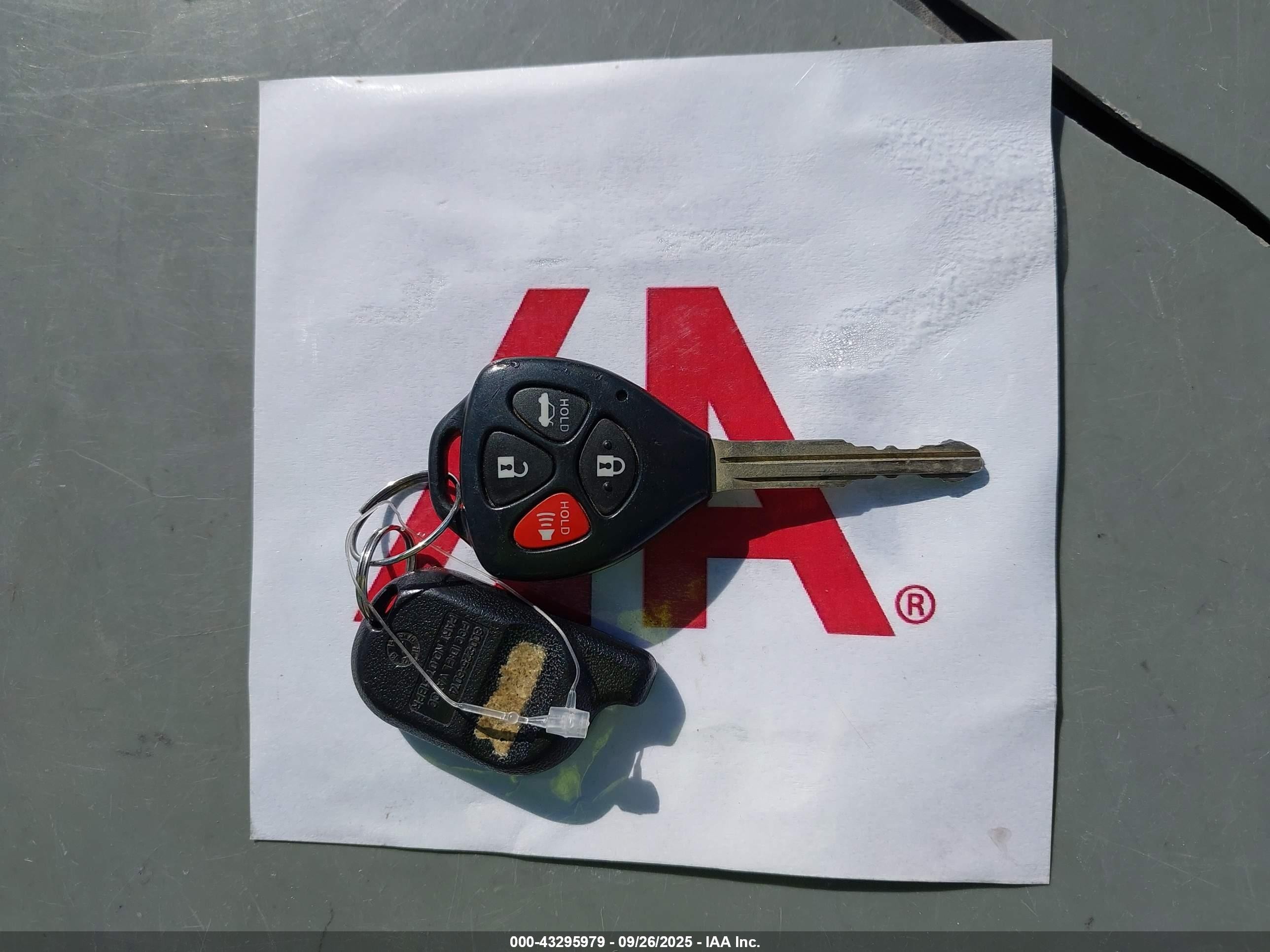 2013 Toyota Corolla Le Red vin: 2T1BU4EE6DC085138