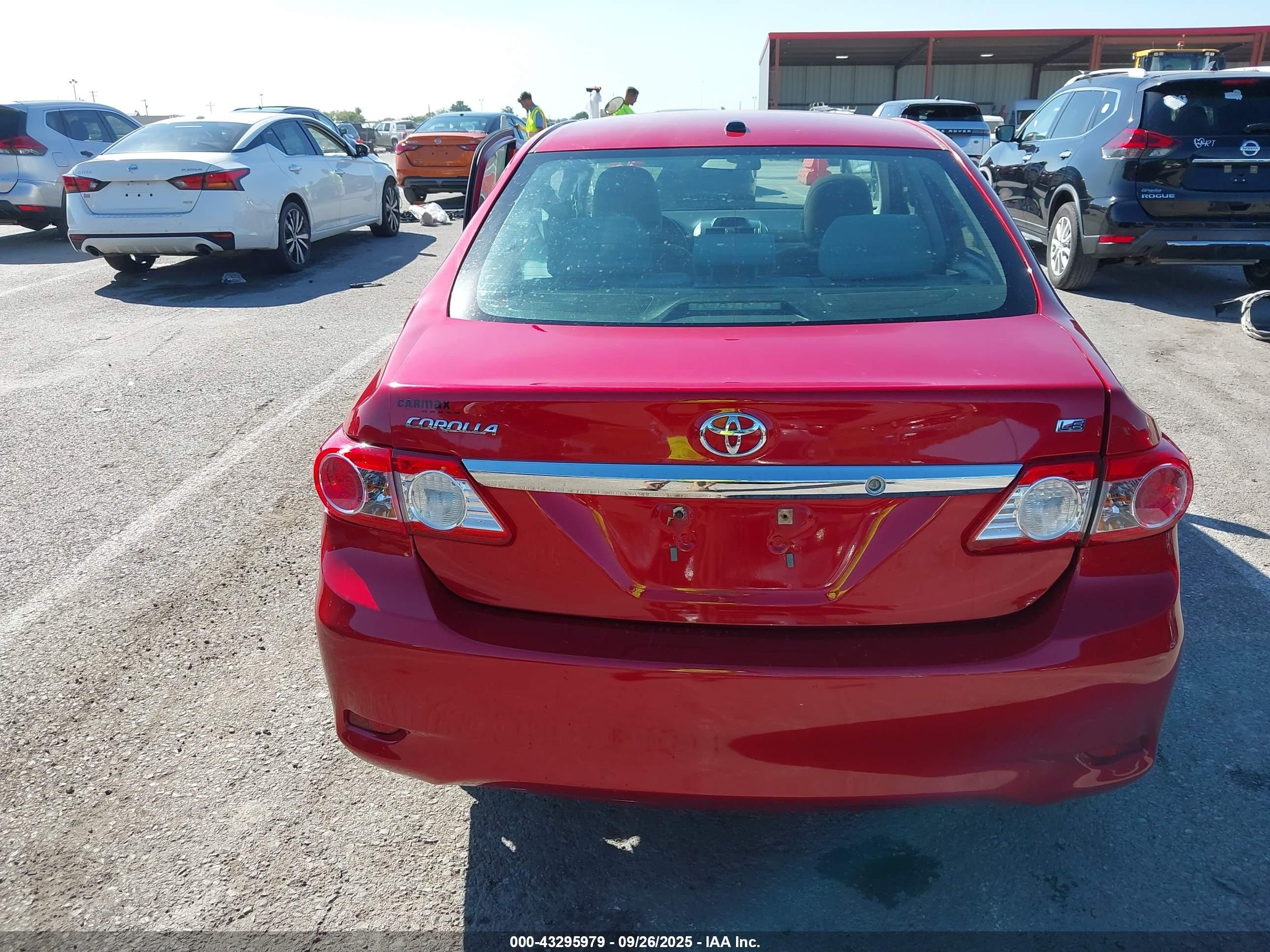 2013 Toyota Corolla Le Red vin: 2T1BU4EE6DC085138