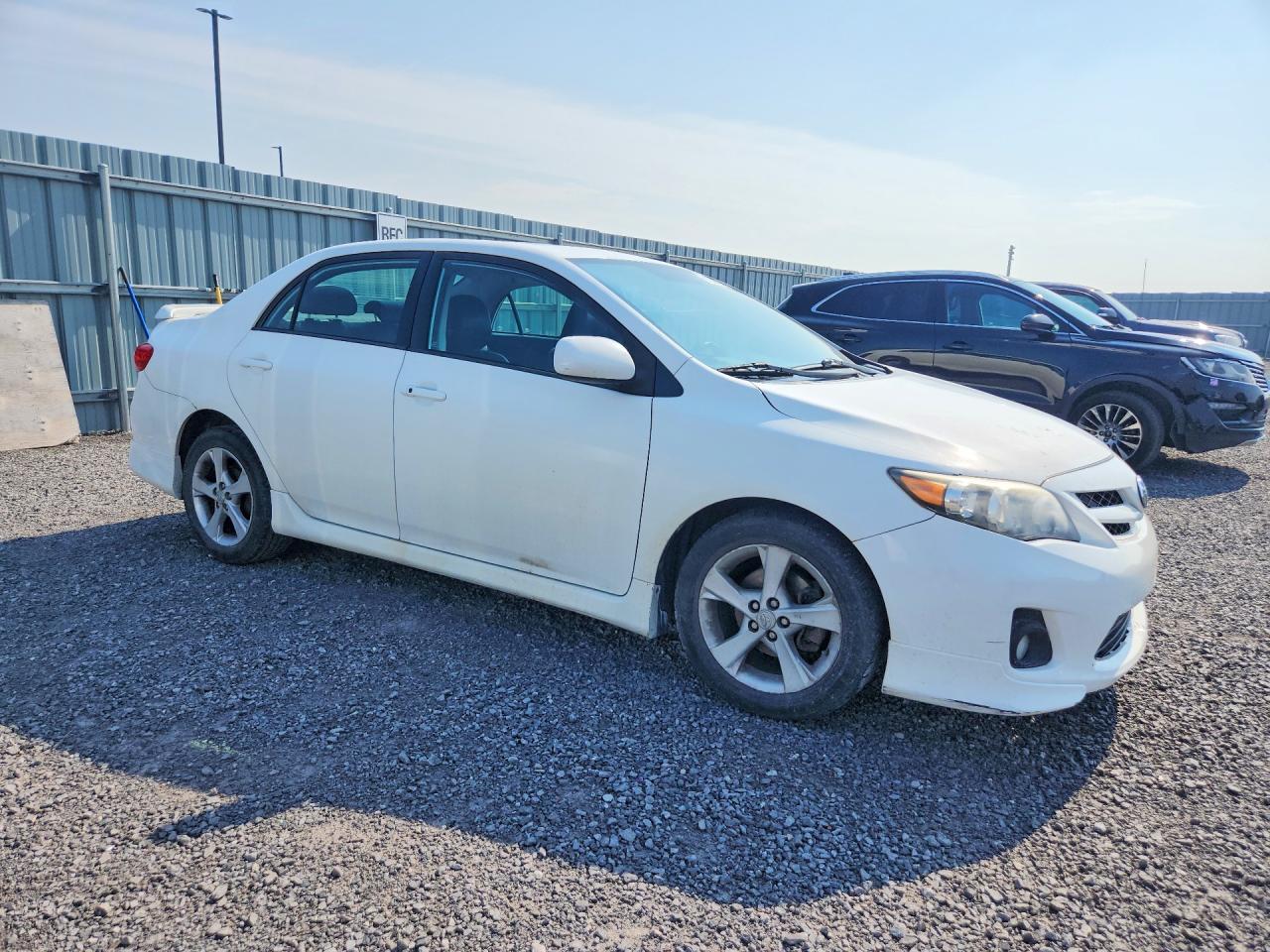 2013 Toyota Corolla L White vin: 2T1BU4EE6DC092185