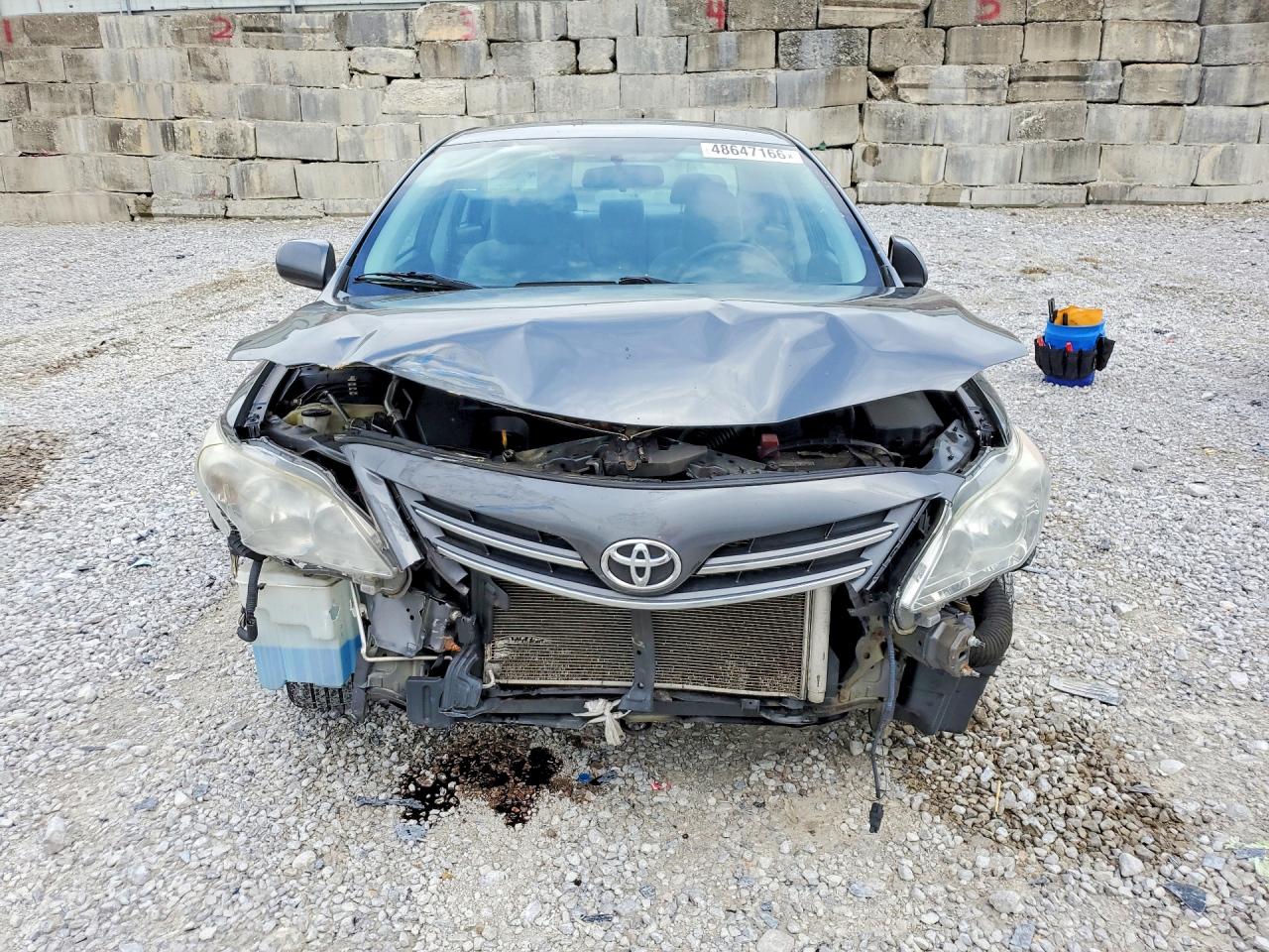 2013 Toyota Corolla Le Gray vin: 2T1BU4EE6DC097774
