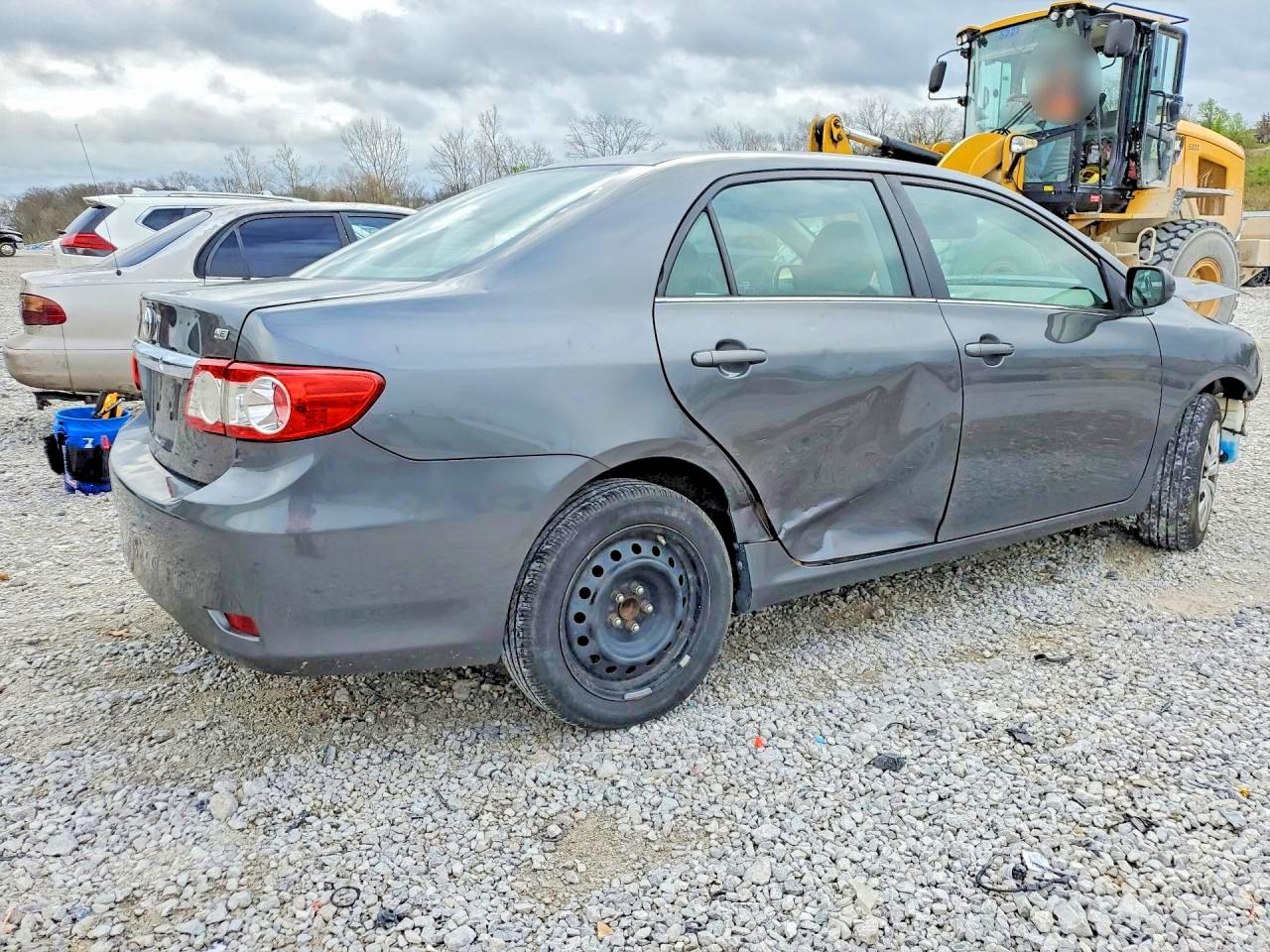 2013 Toyota Corolla Le Gray vin: 2T1BU4EE6DC097774
