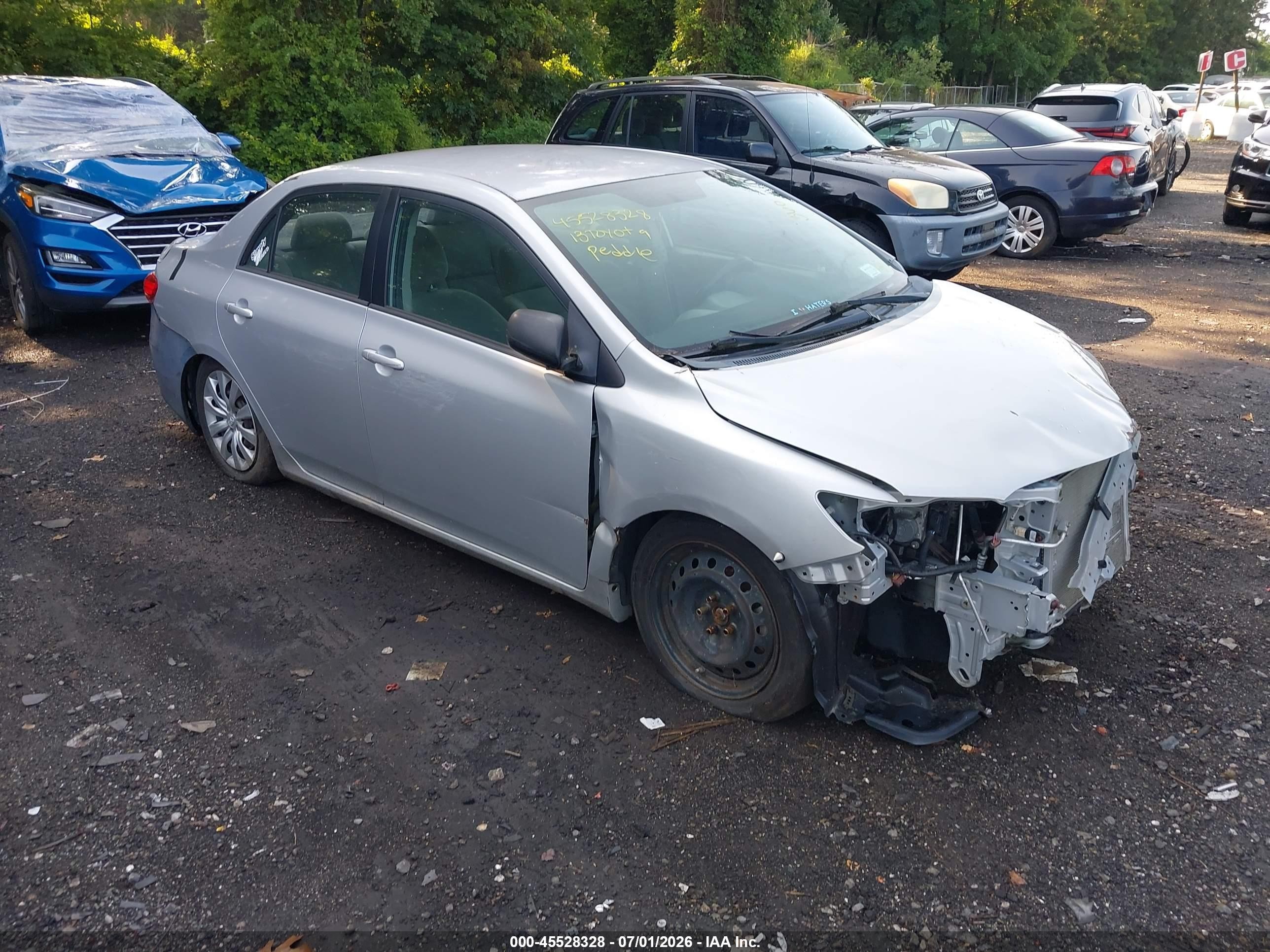 2013 Toyota Corolla Le Silver vin: 2T1BU4EE6DC919781