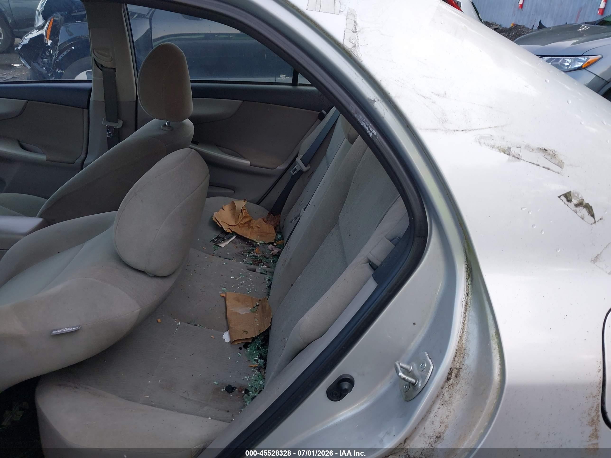 2013 Toyota Corolla Le Silver vin: 2T1BU4EE6DC919781