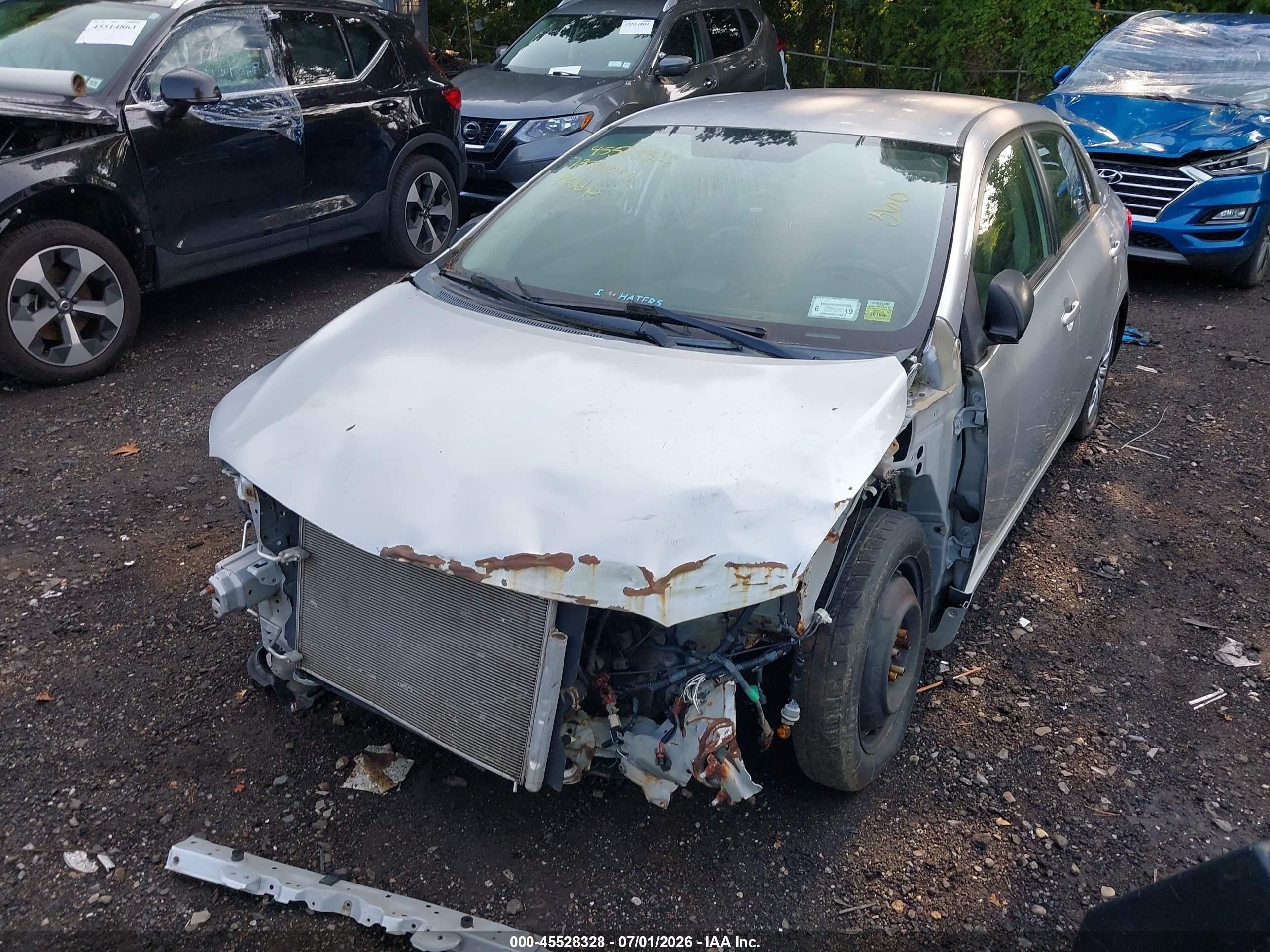 2013 Toyota Corolla Le Silver vin: 2T1BU4EE6DC919781
