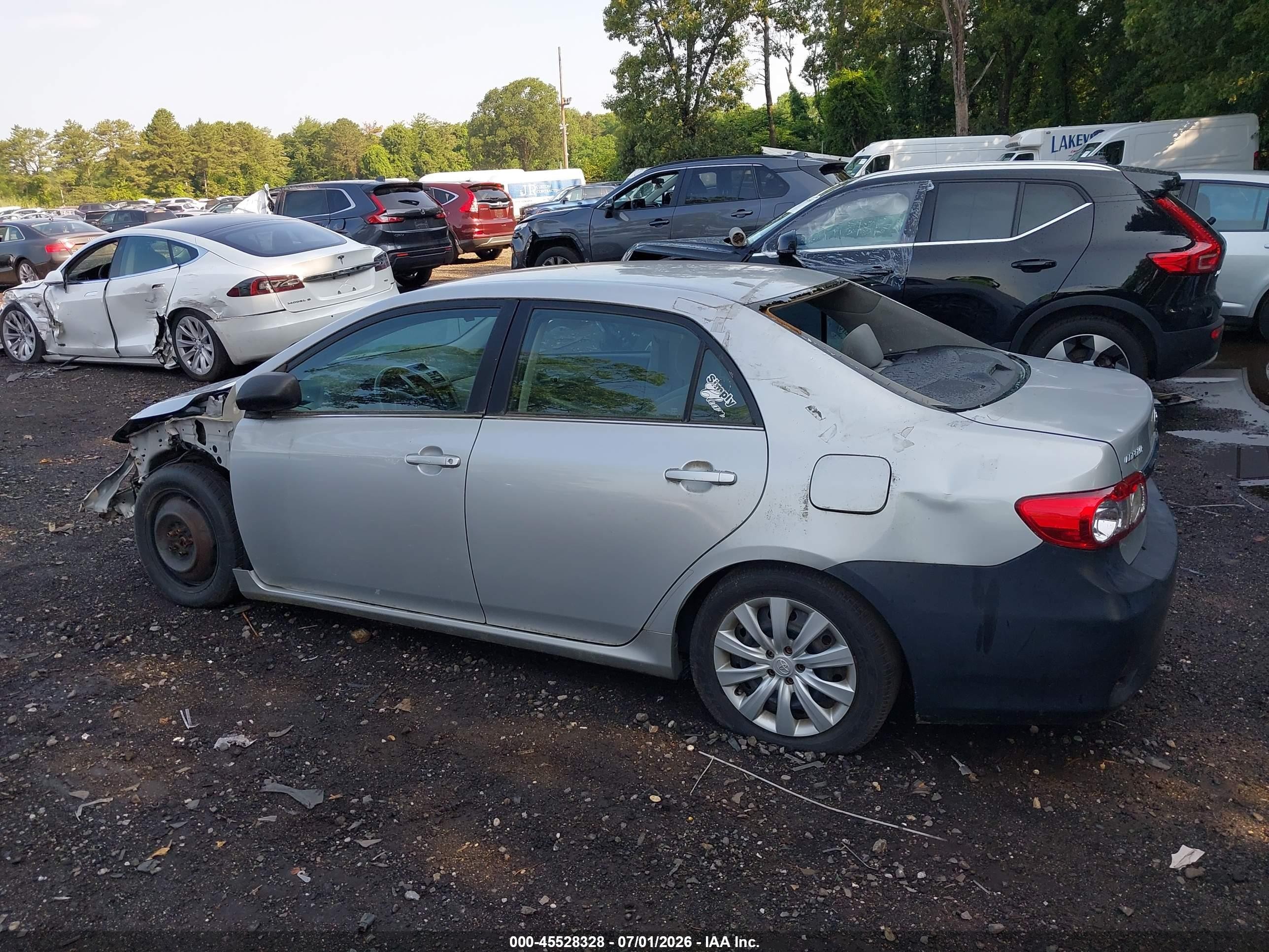 2013 Toyota Corolla Le Silver vin: 2T1BU4EE6DC919781