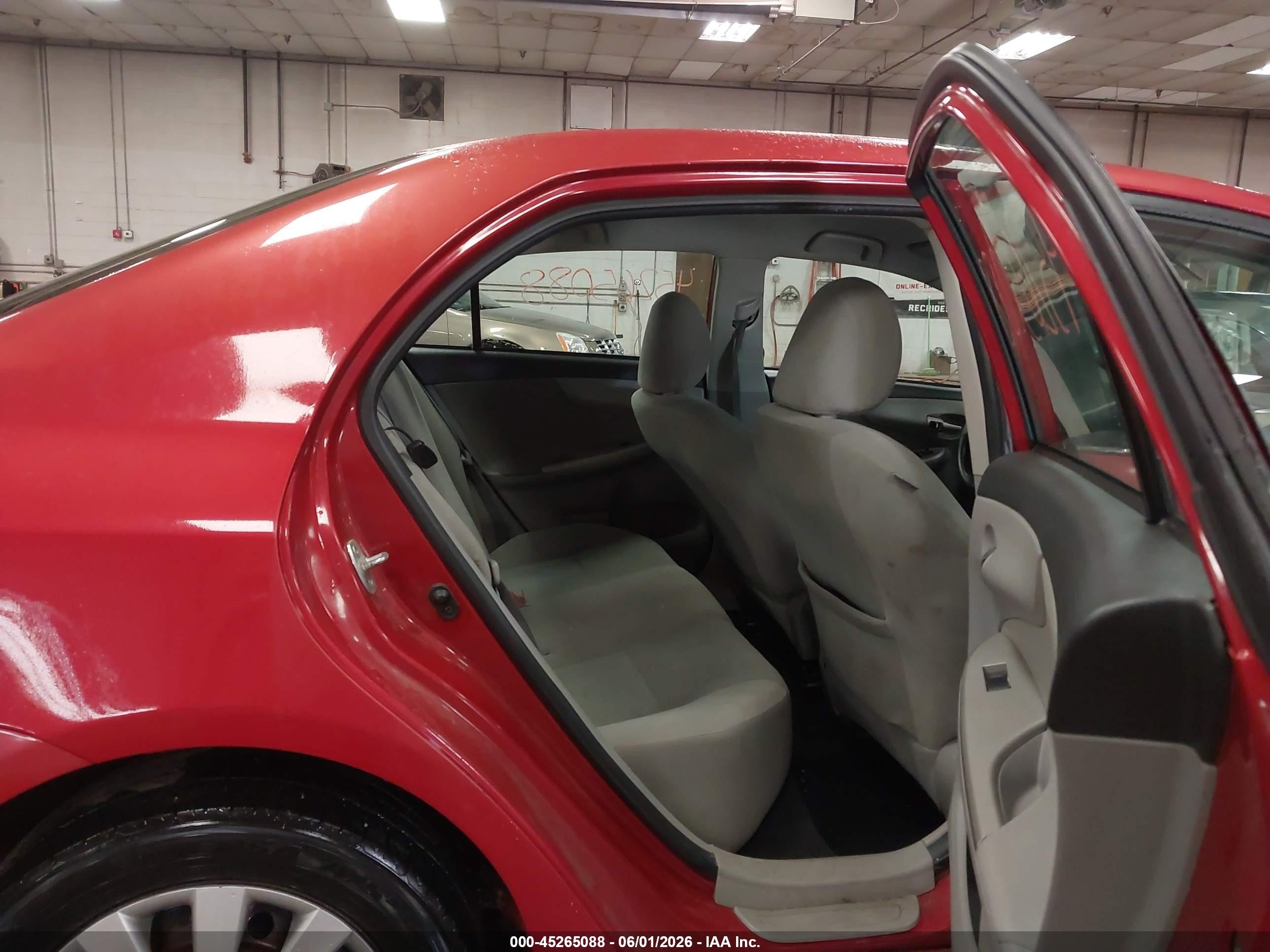 2013 Toyota Corolla Le Красный vin: 2T1BU4EE6DC925659