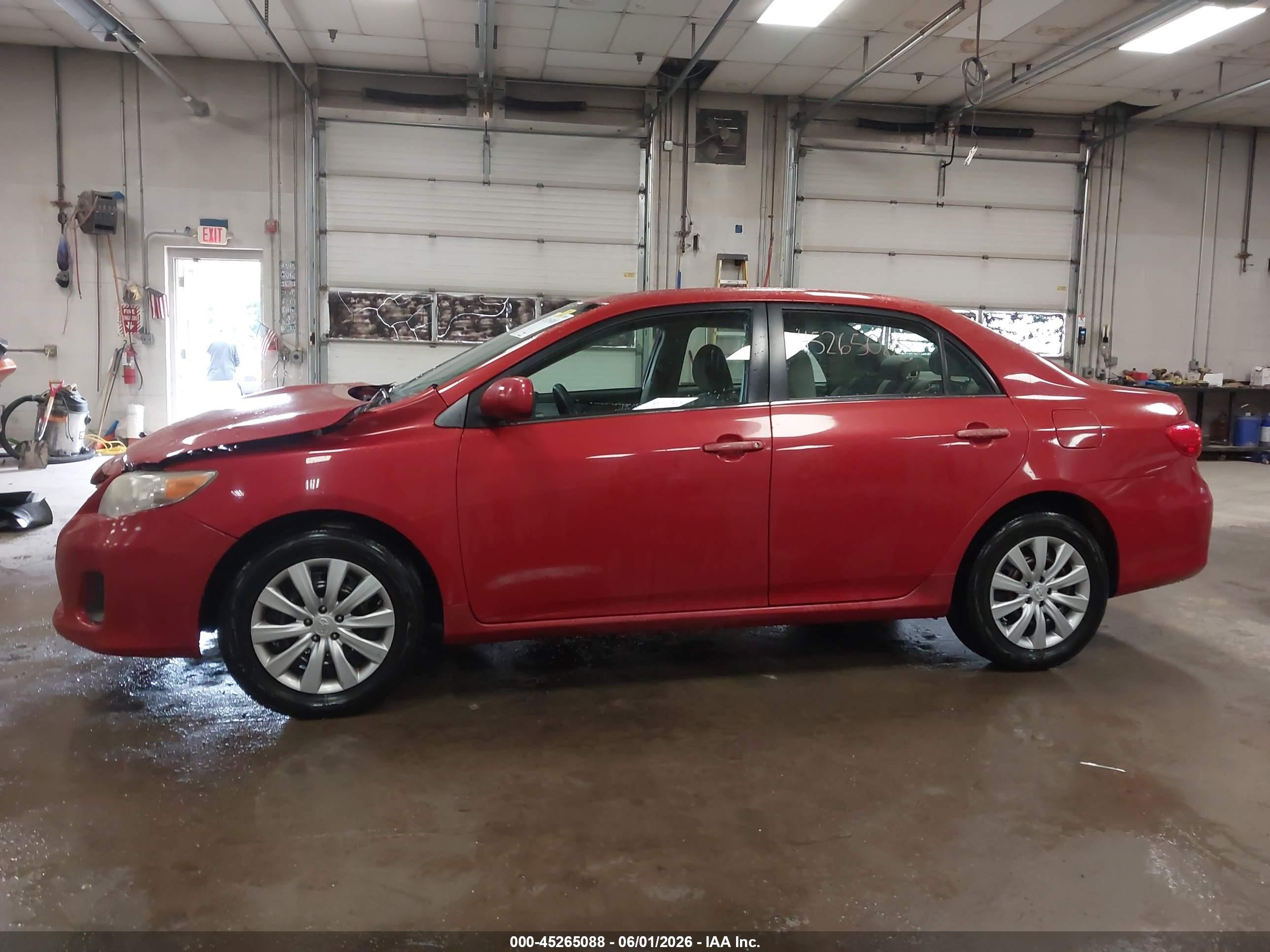 2013 Toyota Corolla Le Красный vin: 2T1BU4EE6DC925659