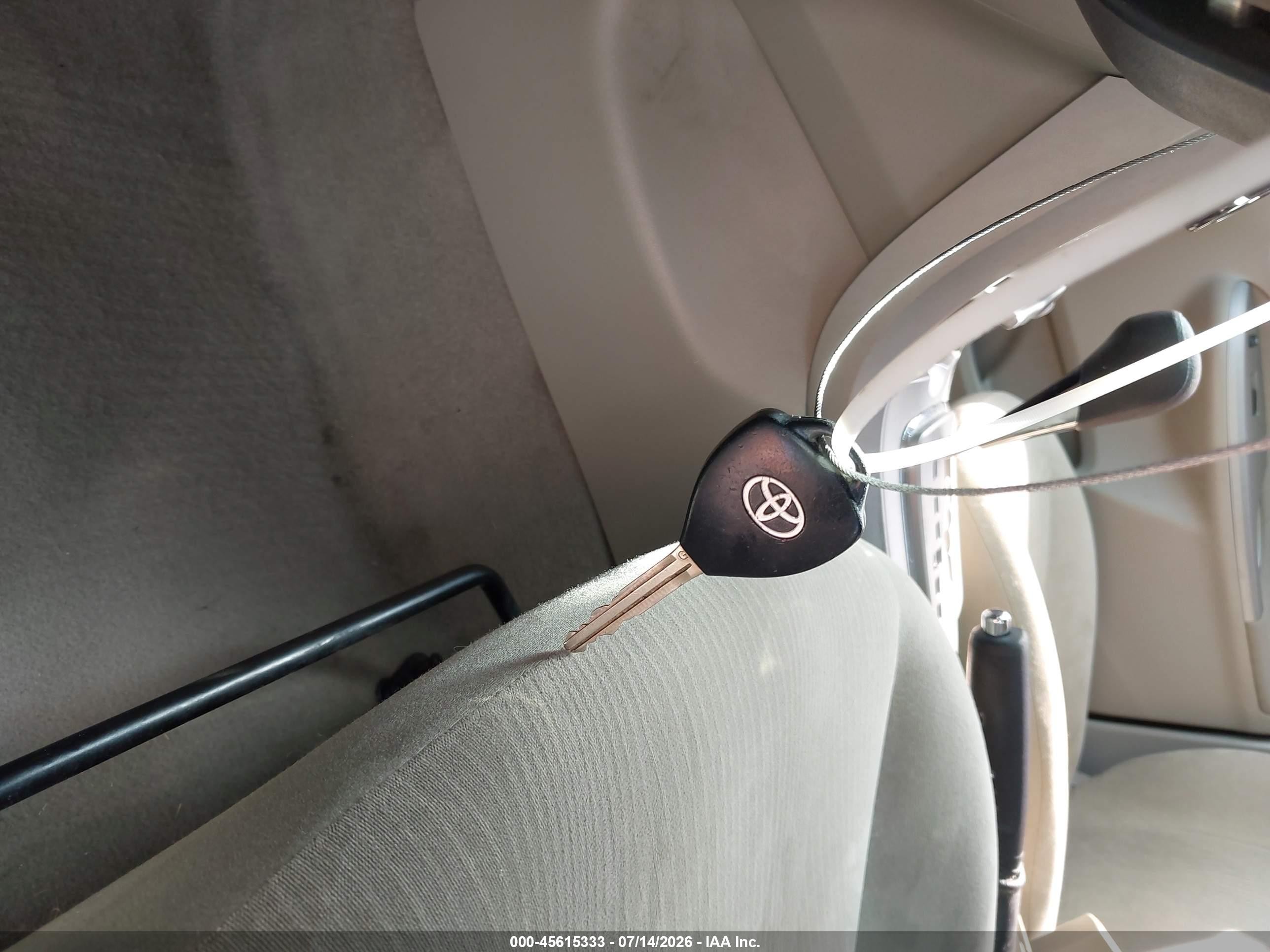 2013 Toyota Corolla Le White vin: 2T1BU4EE6DC937410