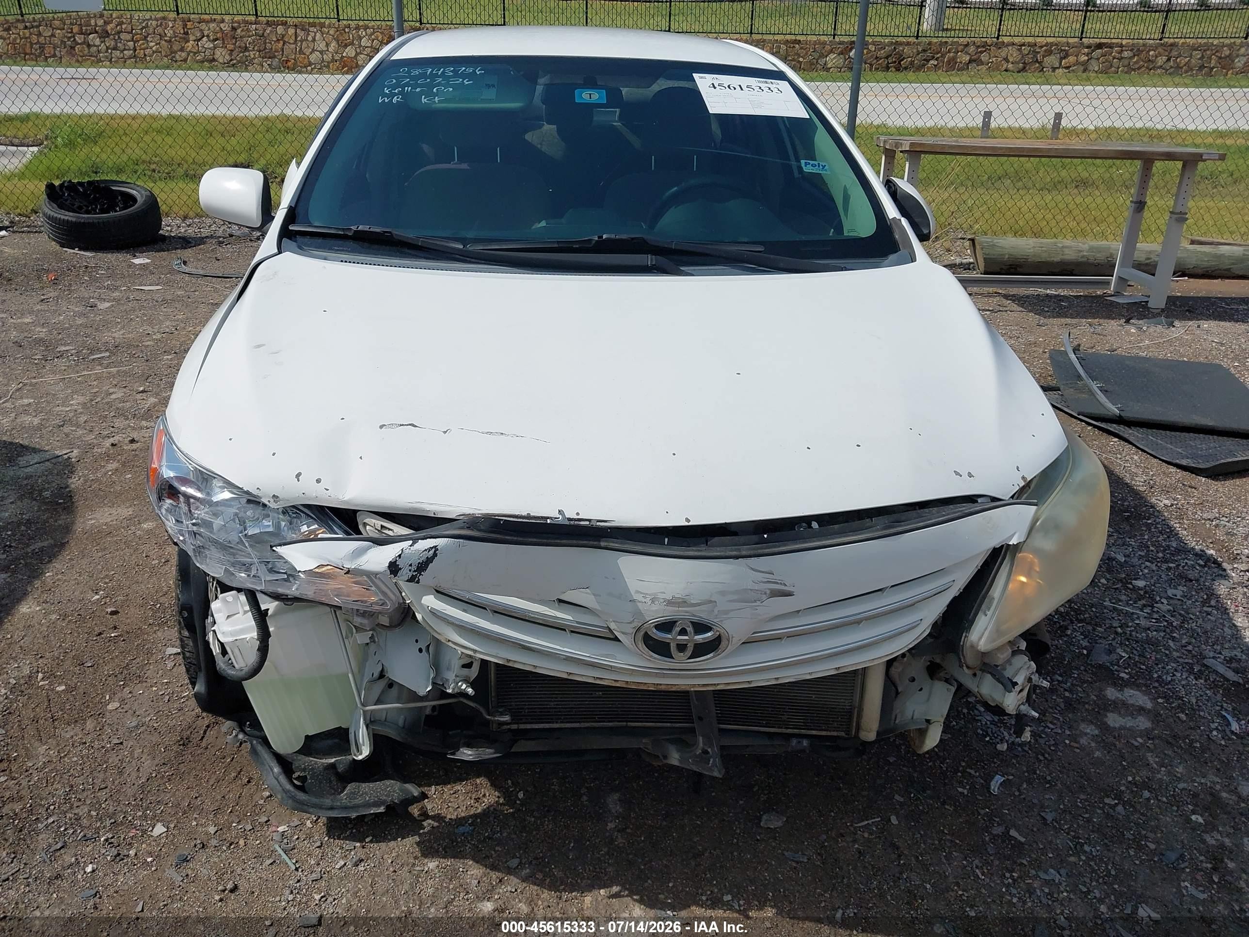 2013 Toyota Corolla Le White vin: 2T1BU4EE6DC937410