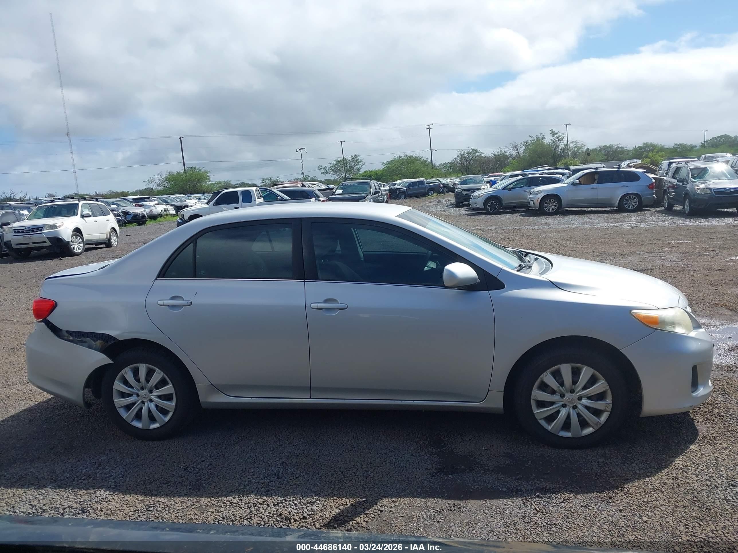2013 Toyota Corolla Le/le Special Edition Silver vin: 2T1BU4EE6DC962193