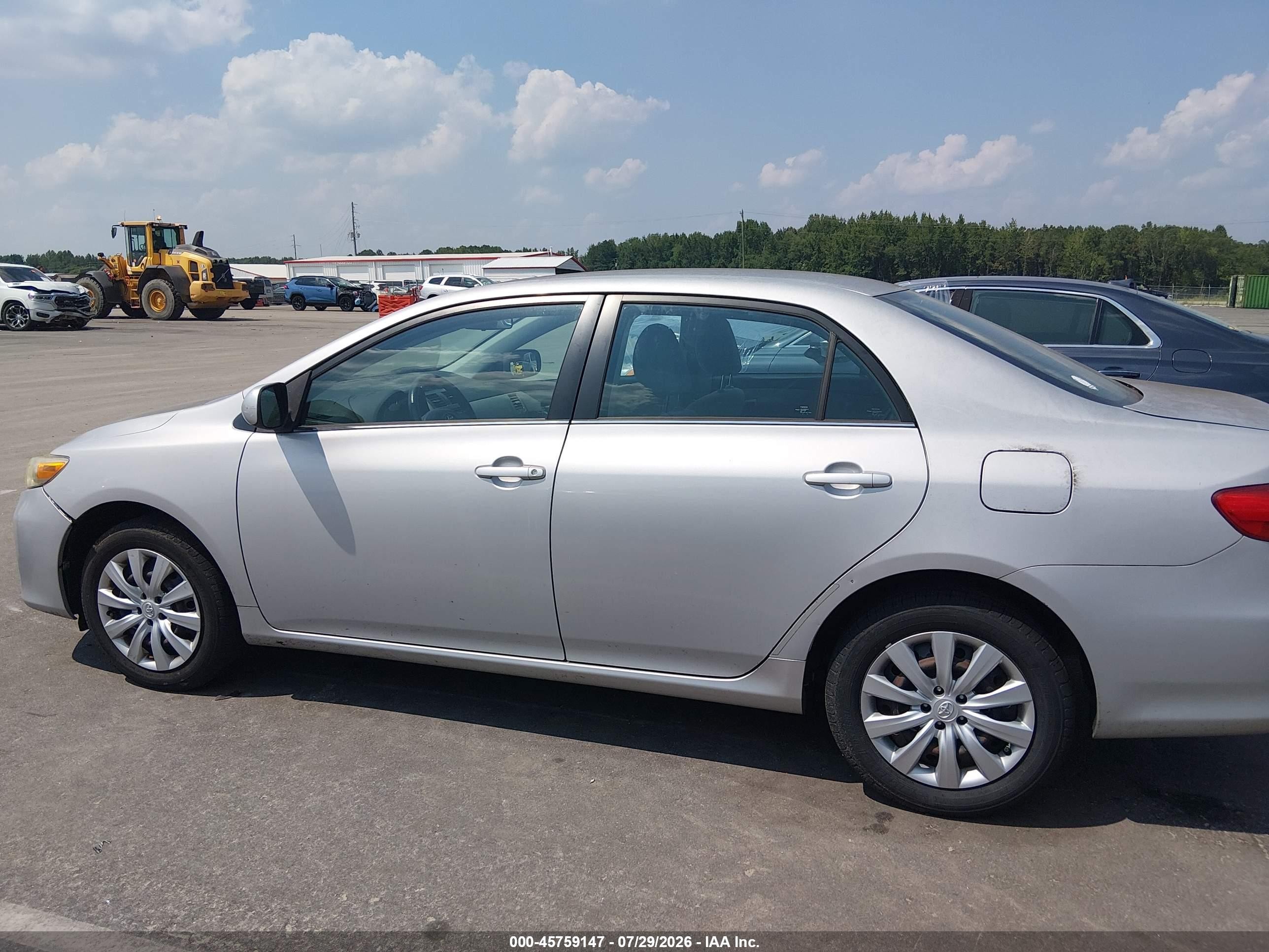 2013 Toyota Corolla Le Silver vin: 2T1BU4EE6DC968320