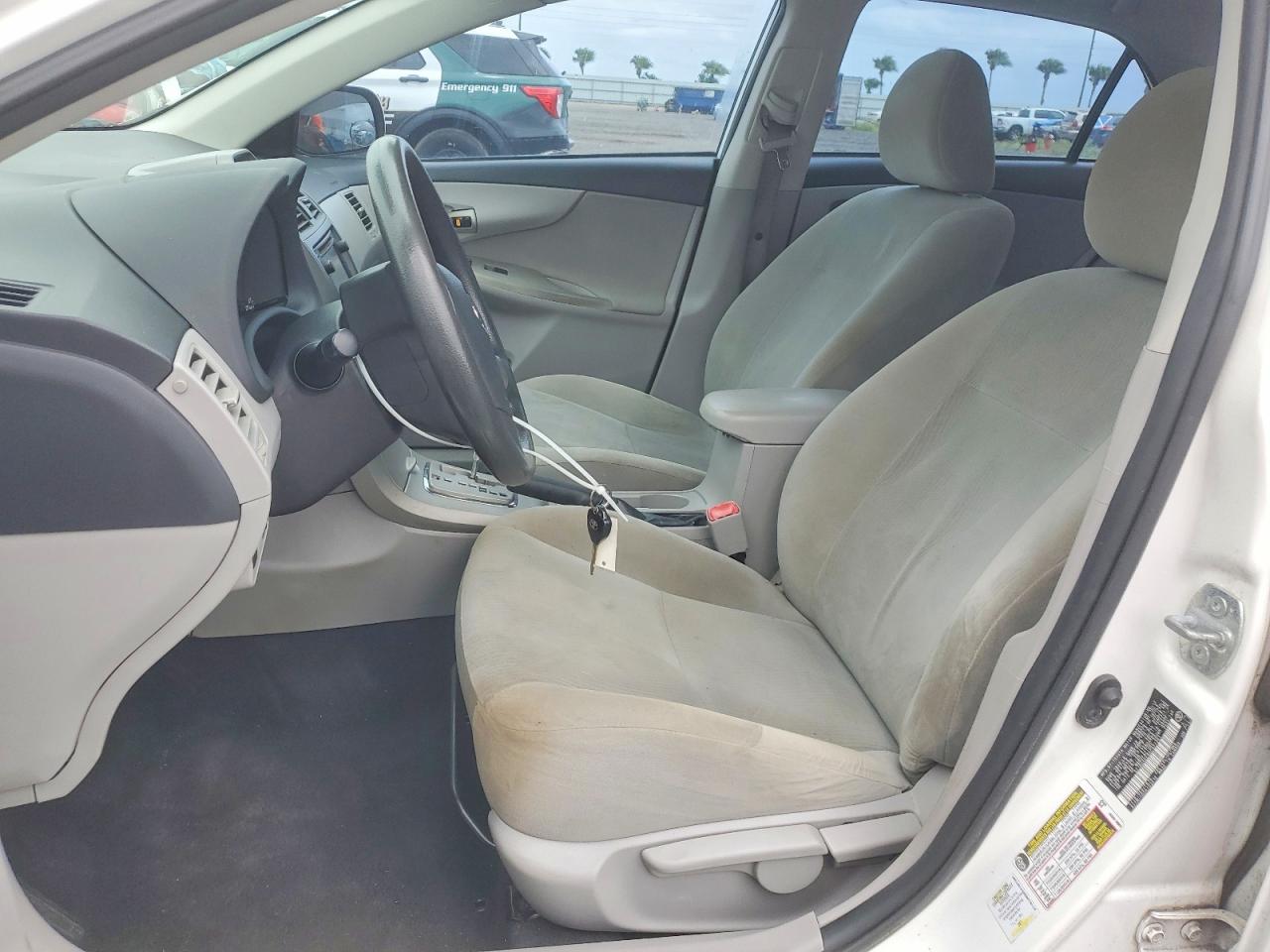 2013 Toyota Corolla Le White vin: 2T1BU4EE6DC977261