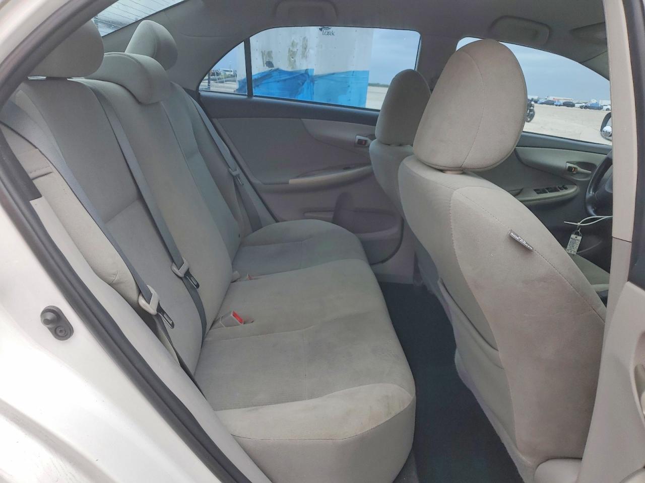 2013 Toyota Corolla Le White vin: 2T1BU4EE6DC977261