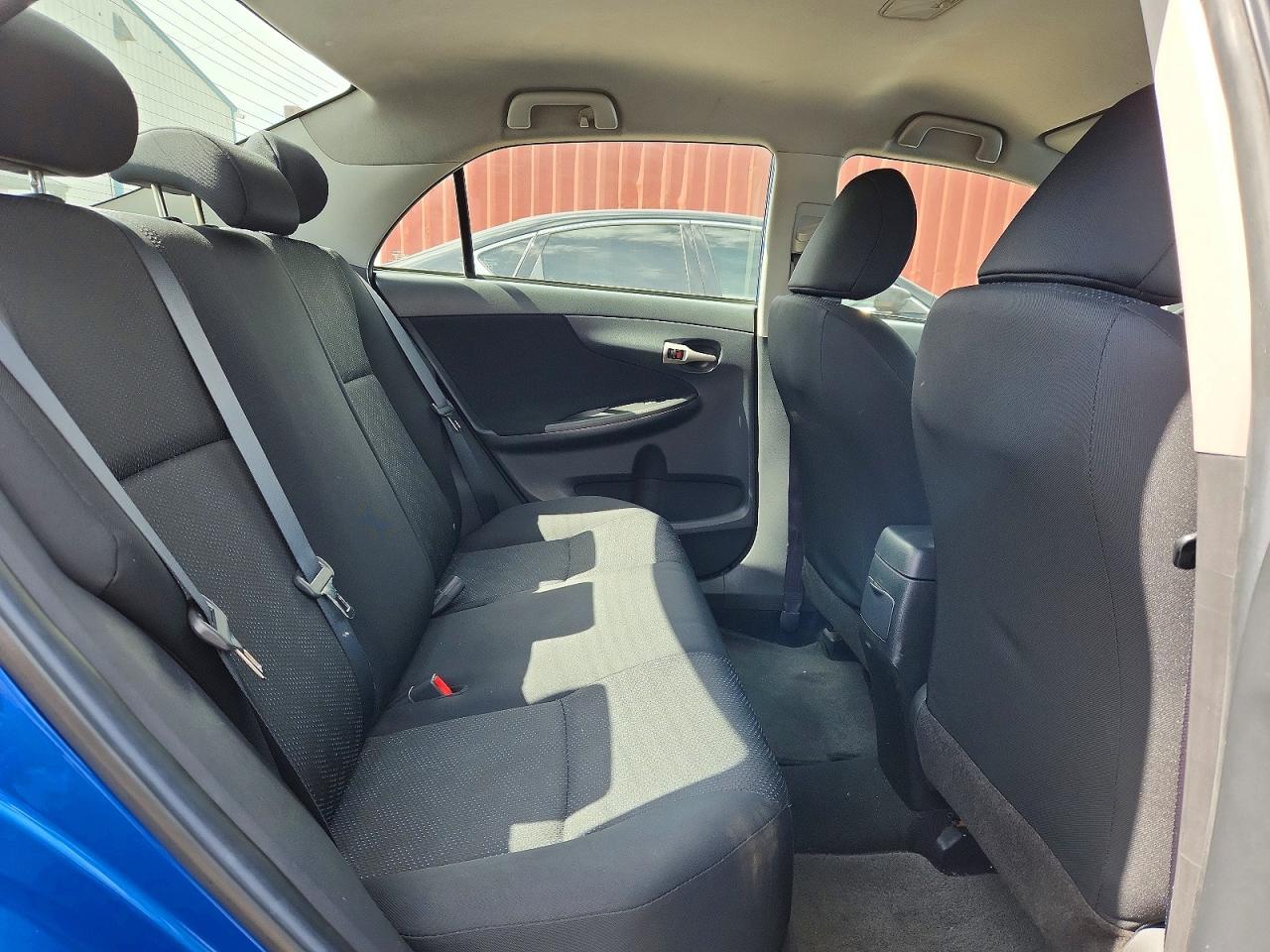 2010 Toyota Corolla Base Blue vin: 2T1BU4EE7AC194042