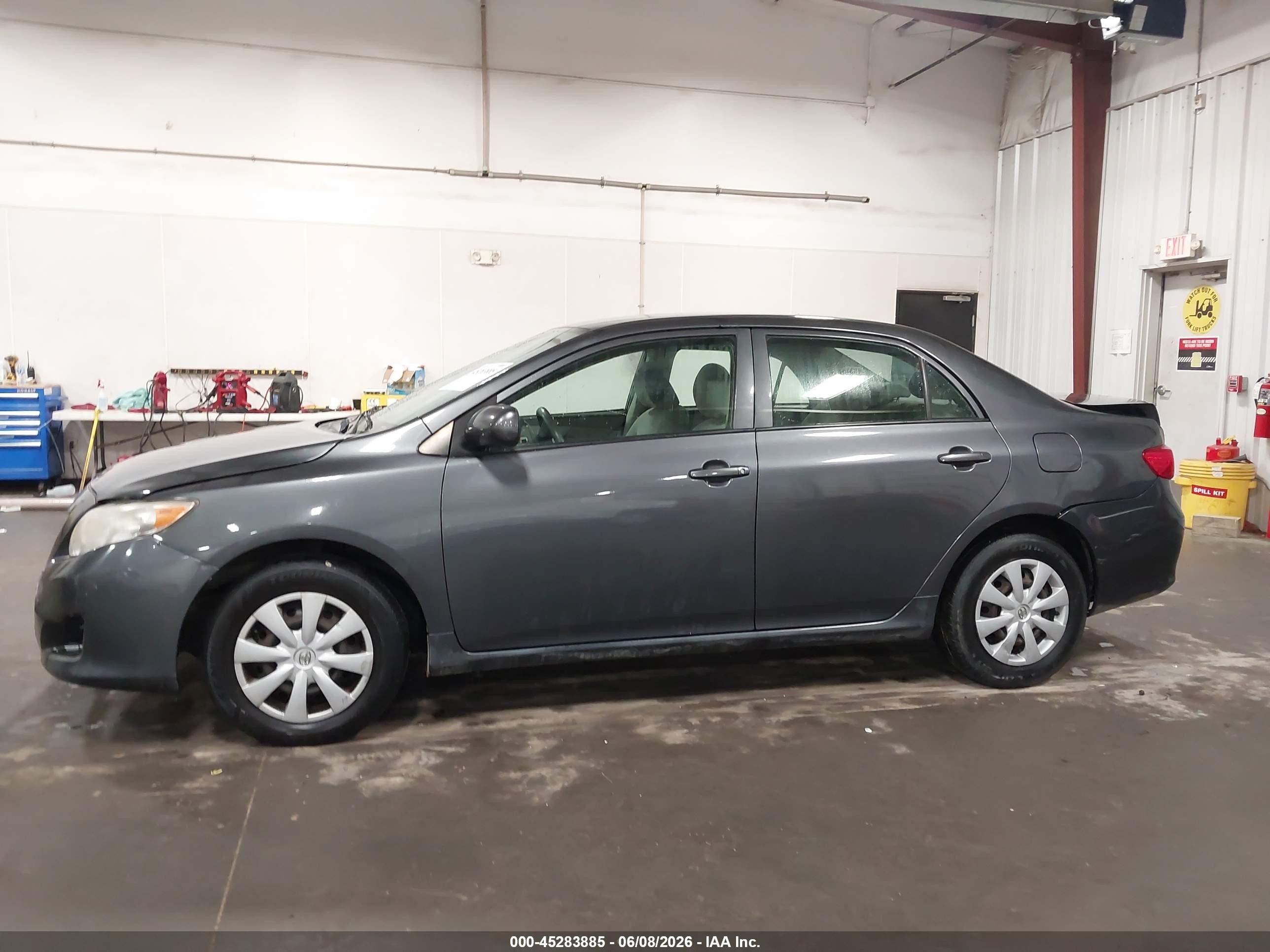 2010 Toyota Corolla Le Gray vin: 2T1BU4EE7AC223877