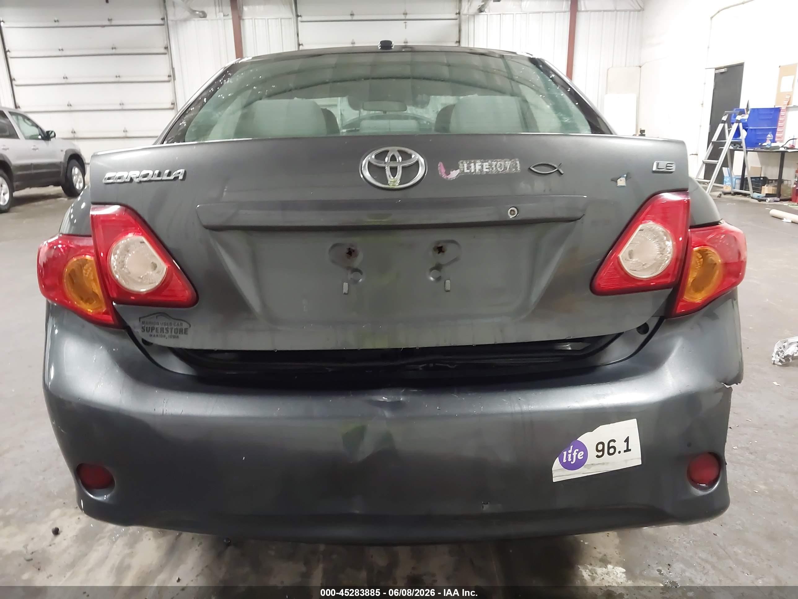 2010 Toyota Corolla Le Gray vin: 2T1BU4EE7AC223877