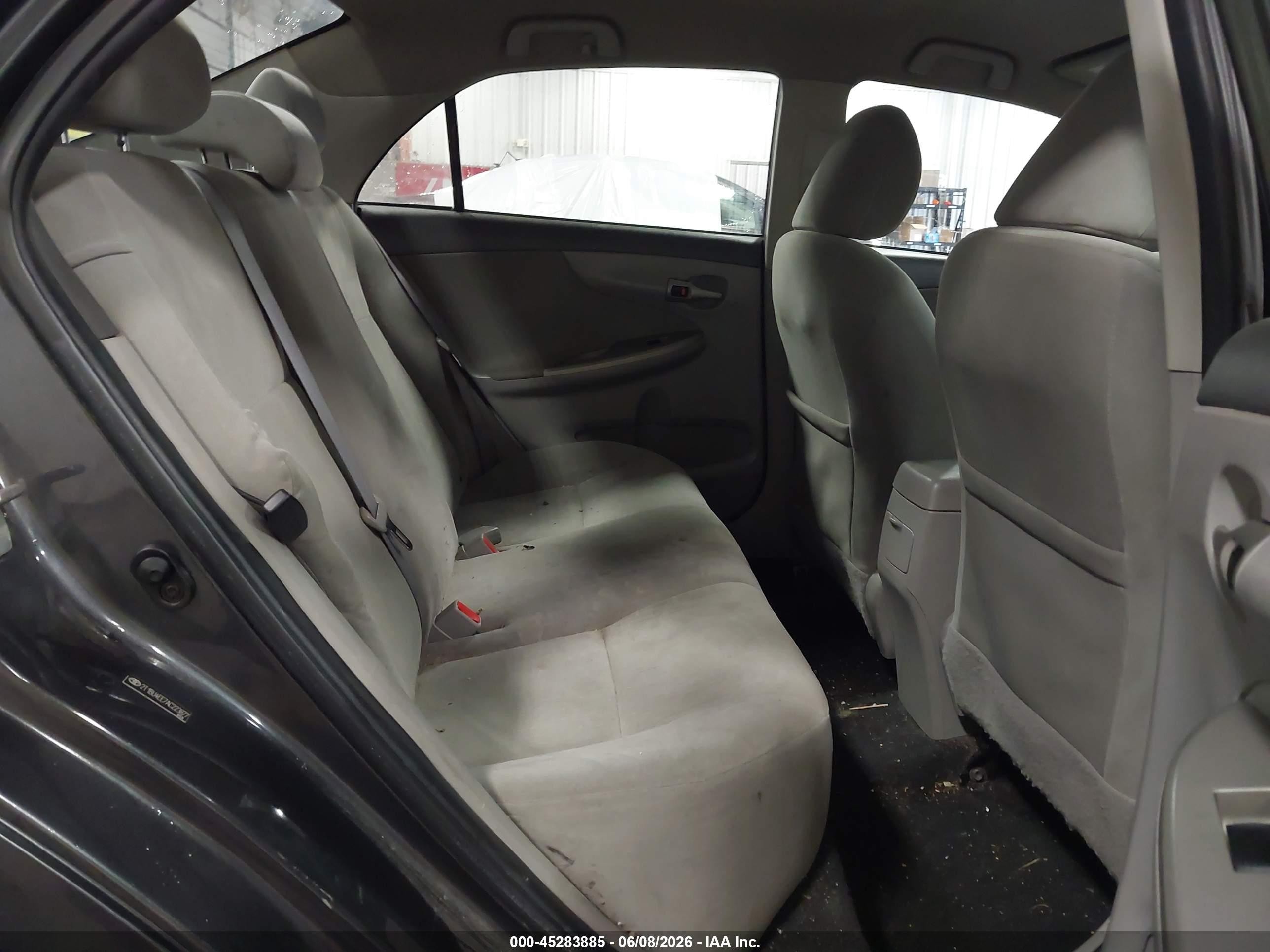 2010 Toyota Corolla Le Gray vin: 2T1BU4EE7AC223877