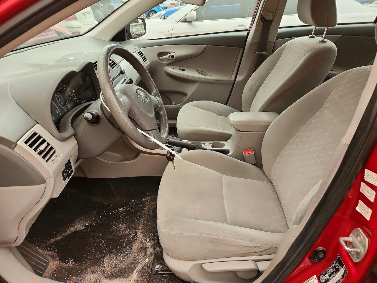 2010 Toyota Corolla Base Red vin: 2T1BU4EE7AC257737
