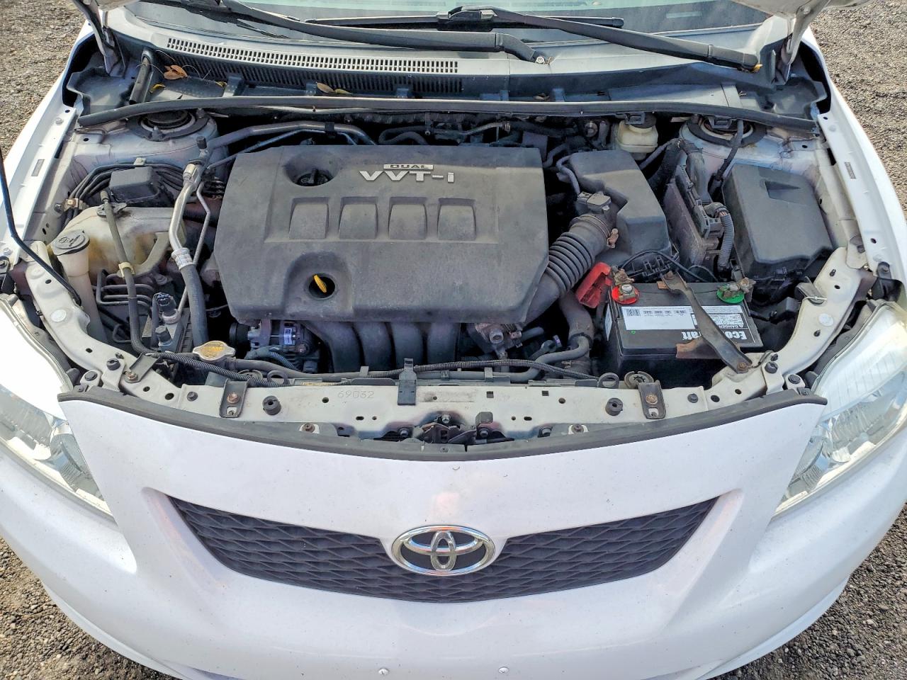 2010 Toyota Corolla Base White vin: 2T1BU4EE7AC298742