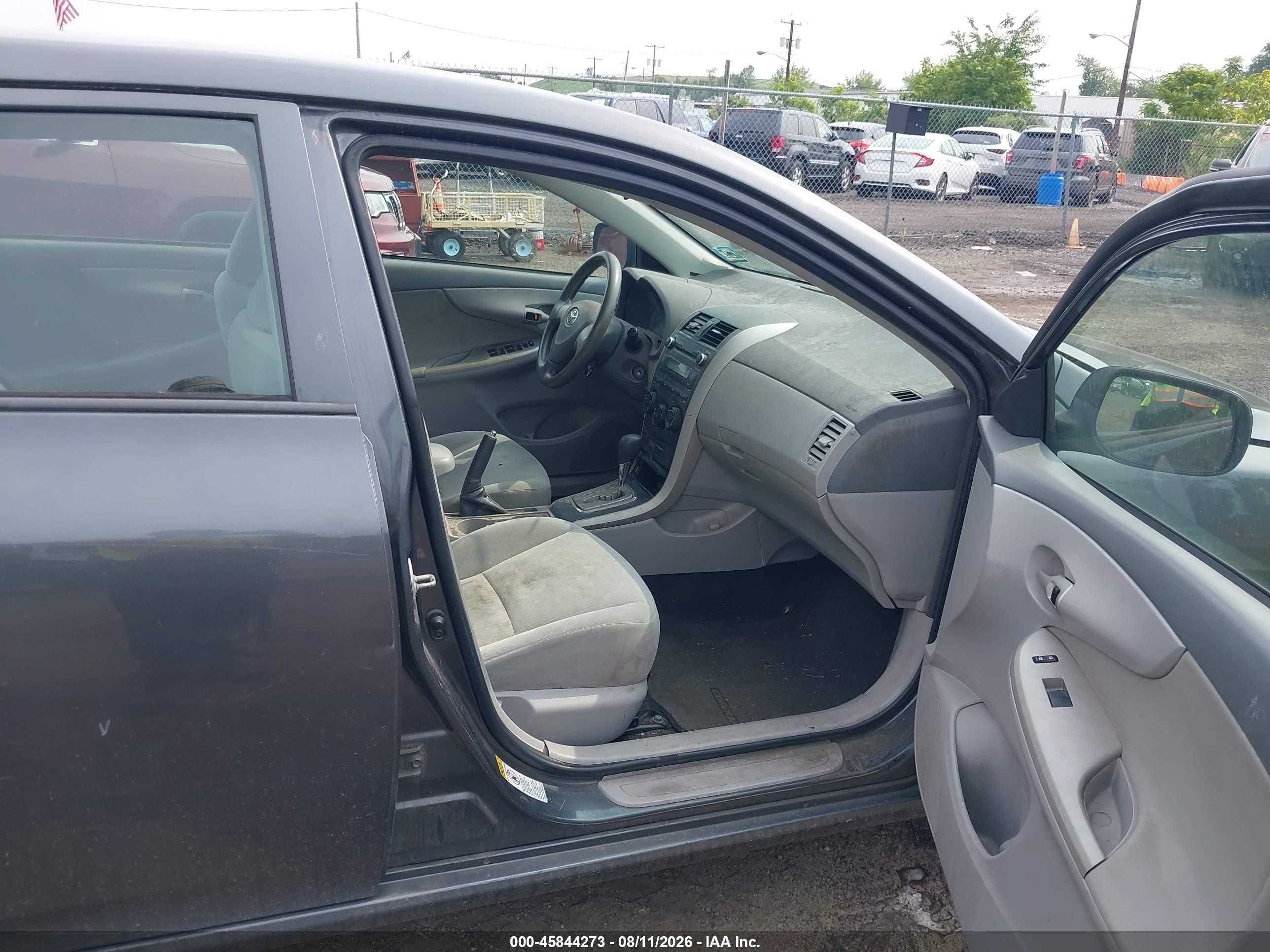 2010 Toyota Corolla Le Gray vin: 2T1BU4EE7AC301235