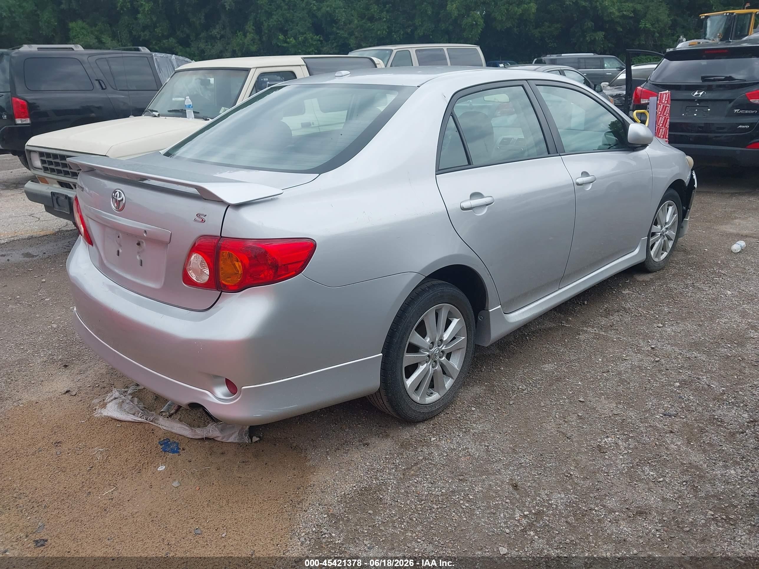 2010 Toyota Corolla S Silver vin: 2T1BU4EE7AC313093