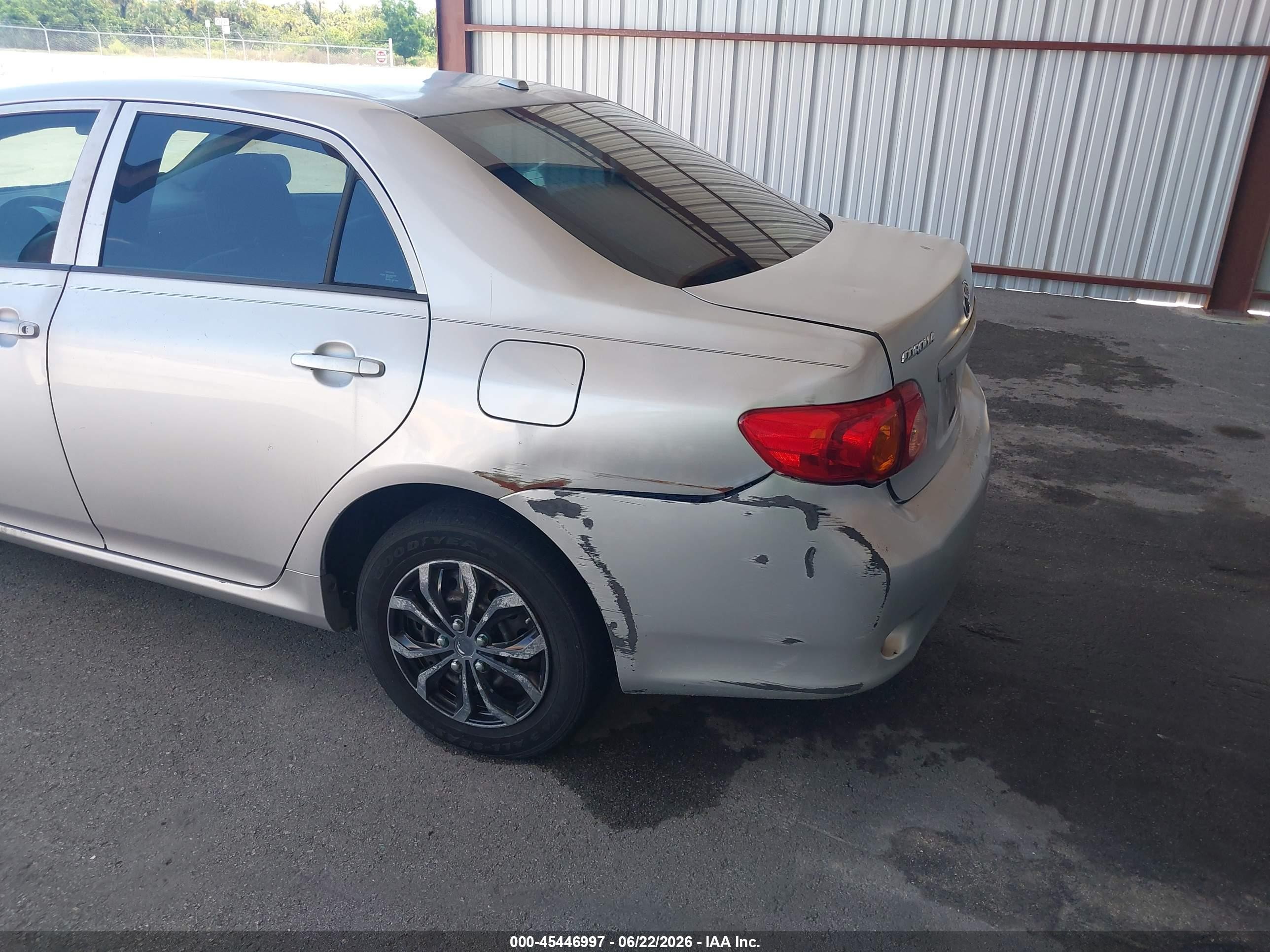 2010 Toyota Corolla Le Silver vin: 2T1BU4EE7AC343470