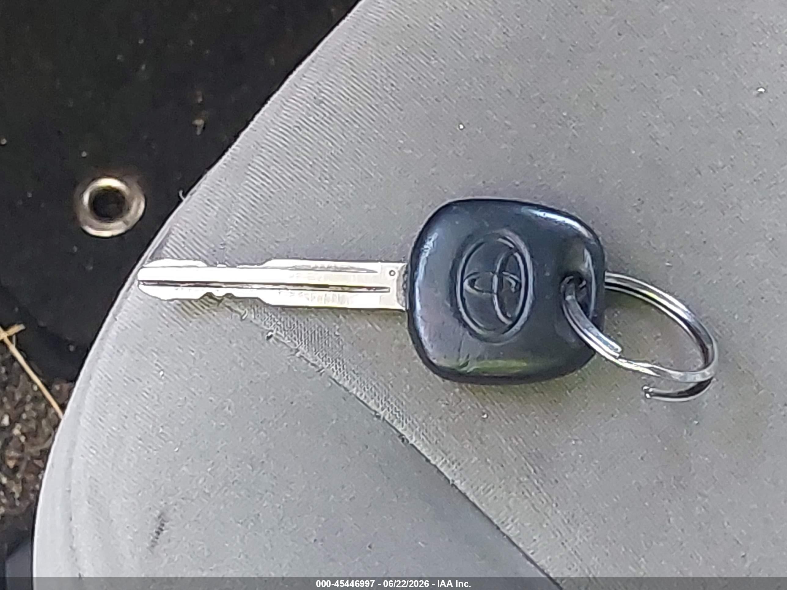 2010 Toyota Corolla Le Silver vin: 2T1BU4EE7AC343470