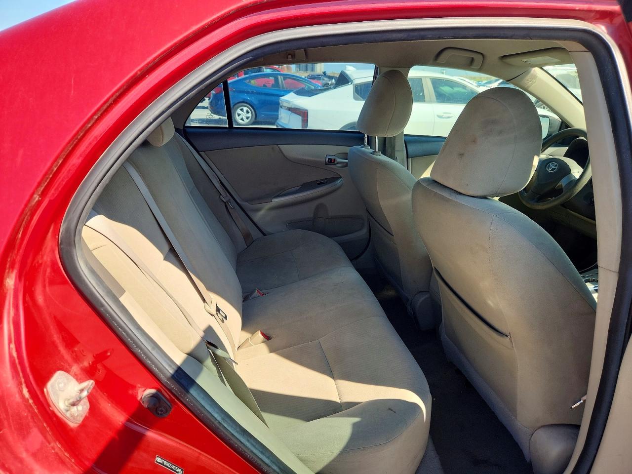 2010 Toyota Corolla Le Red vin: 2T1BU4EE7AC358454