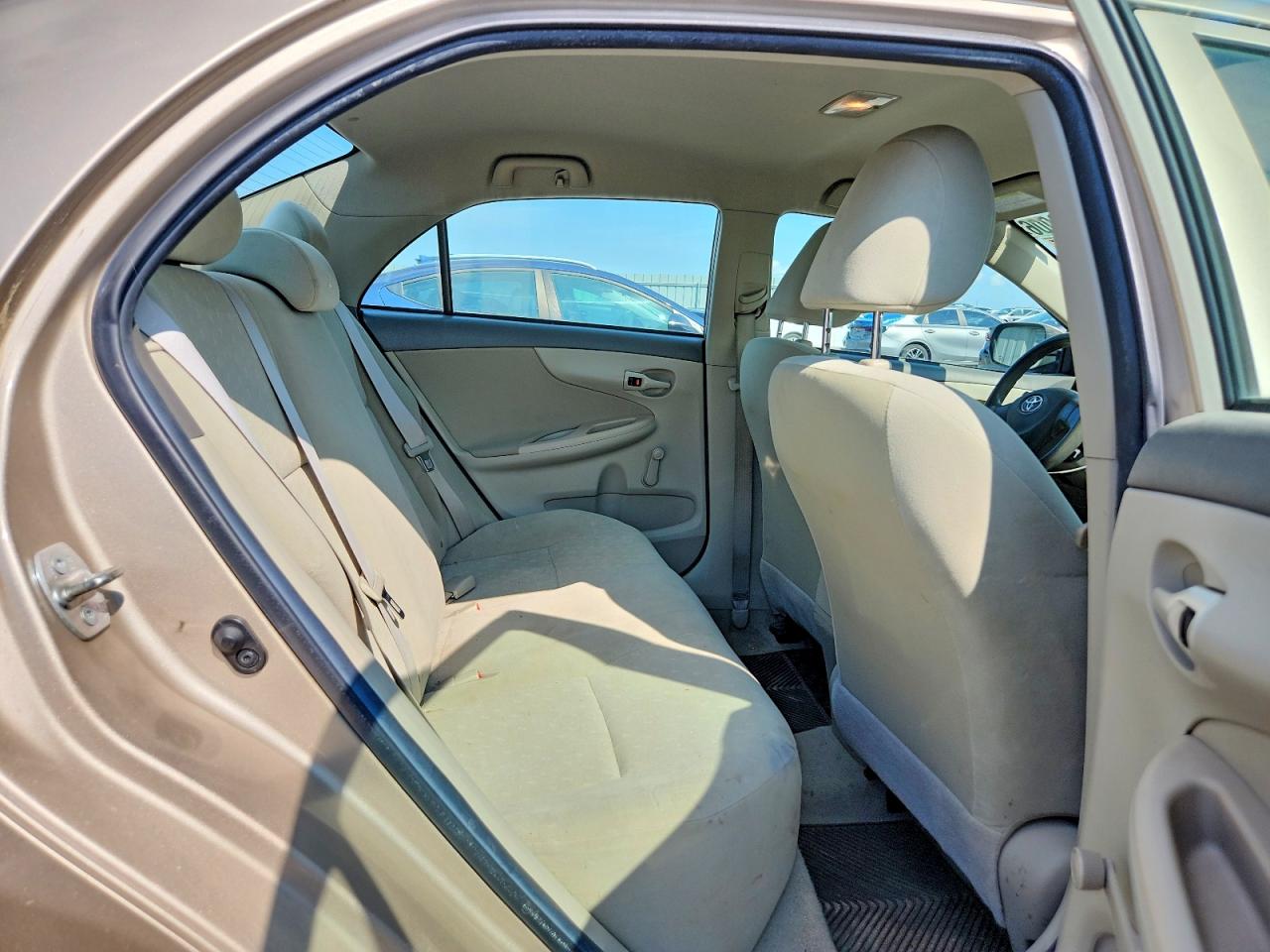 2010 Toyota Corolla Base Желто-коричневый vin: 2T1BU4EE7AC361256