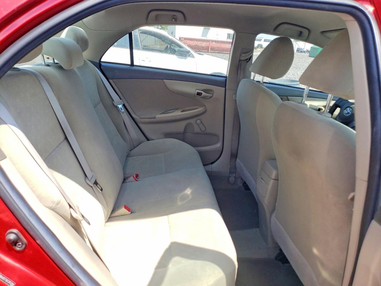 2010 Toyota Corolla Base Red vin: 2T1BU4EE7AC375299